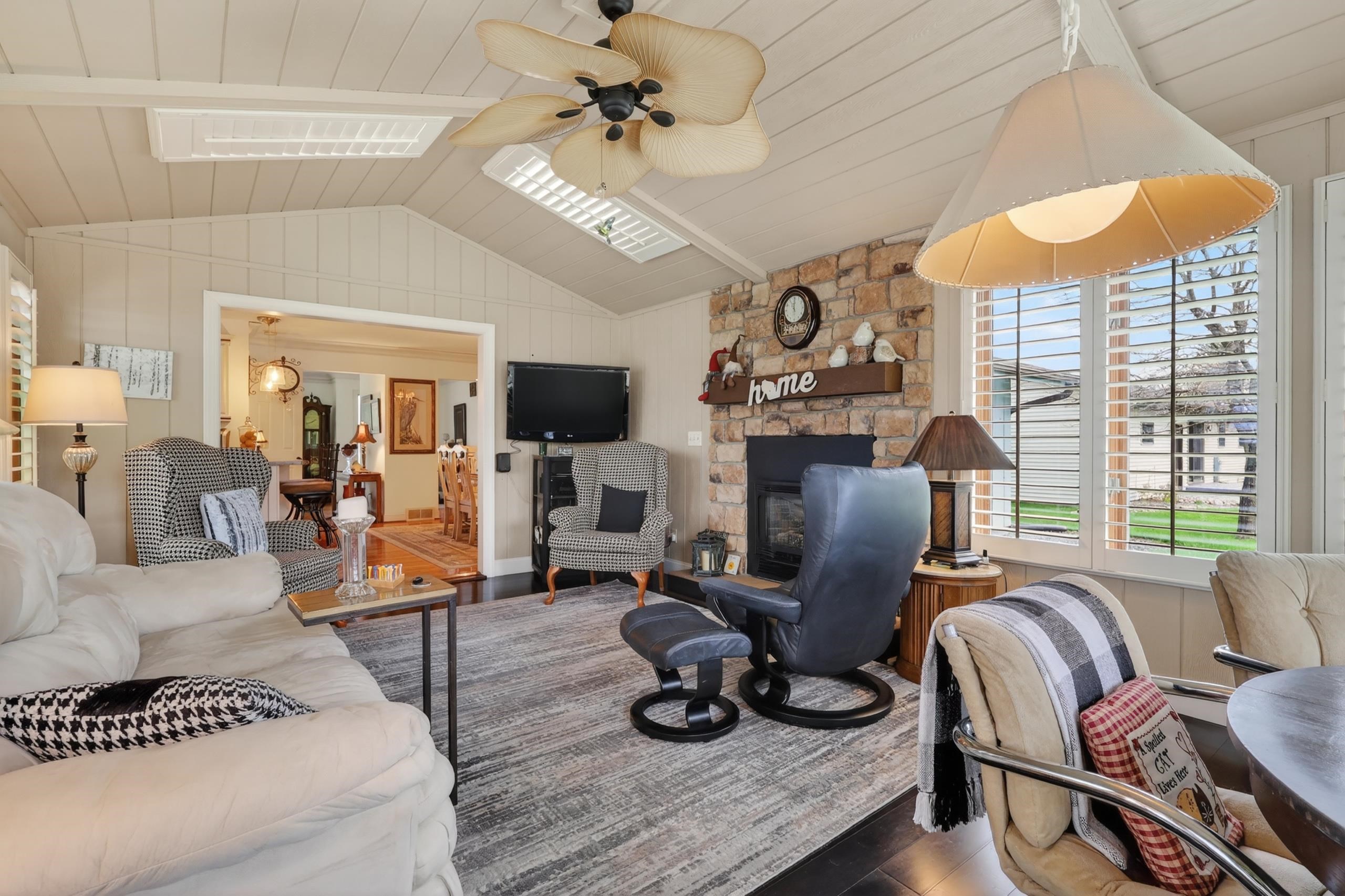 430 WHITROCK AVENUE, Wisconsin Rapids, Wisconsin 54494, 2 Bedrooms Bedrooms, ,3 BathroomsBathrooms,Residential,For Sale,430 WHITROCK AVENUE,22601819