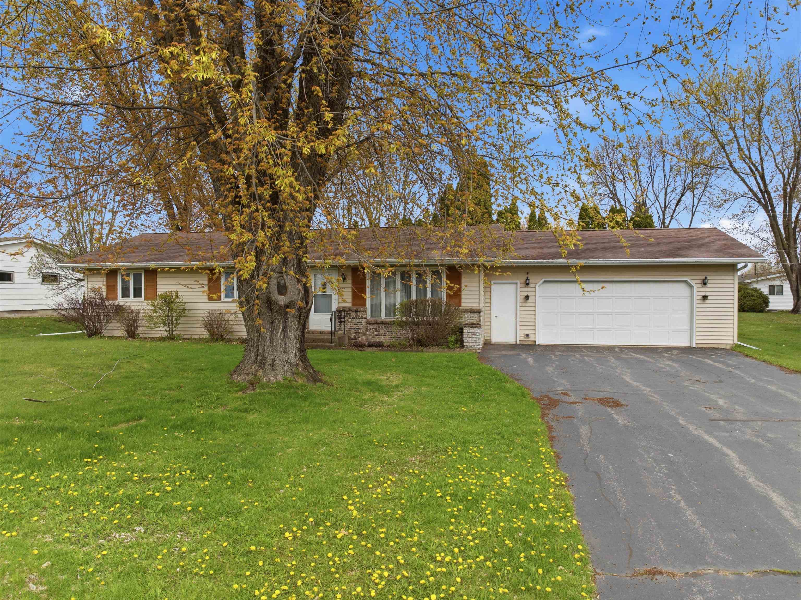 606 E CLARK STREET, Spencer, Wisconsin 54479, 3 Bedrooms Bedrooms, ,1 BathroomBathrooms,Residential,For Sale,606 E CLARK STREET,22601829