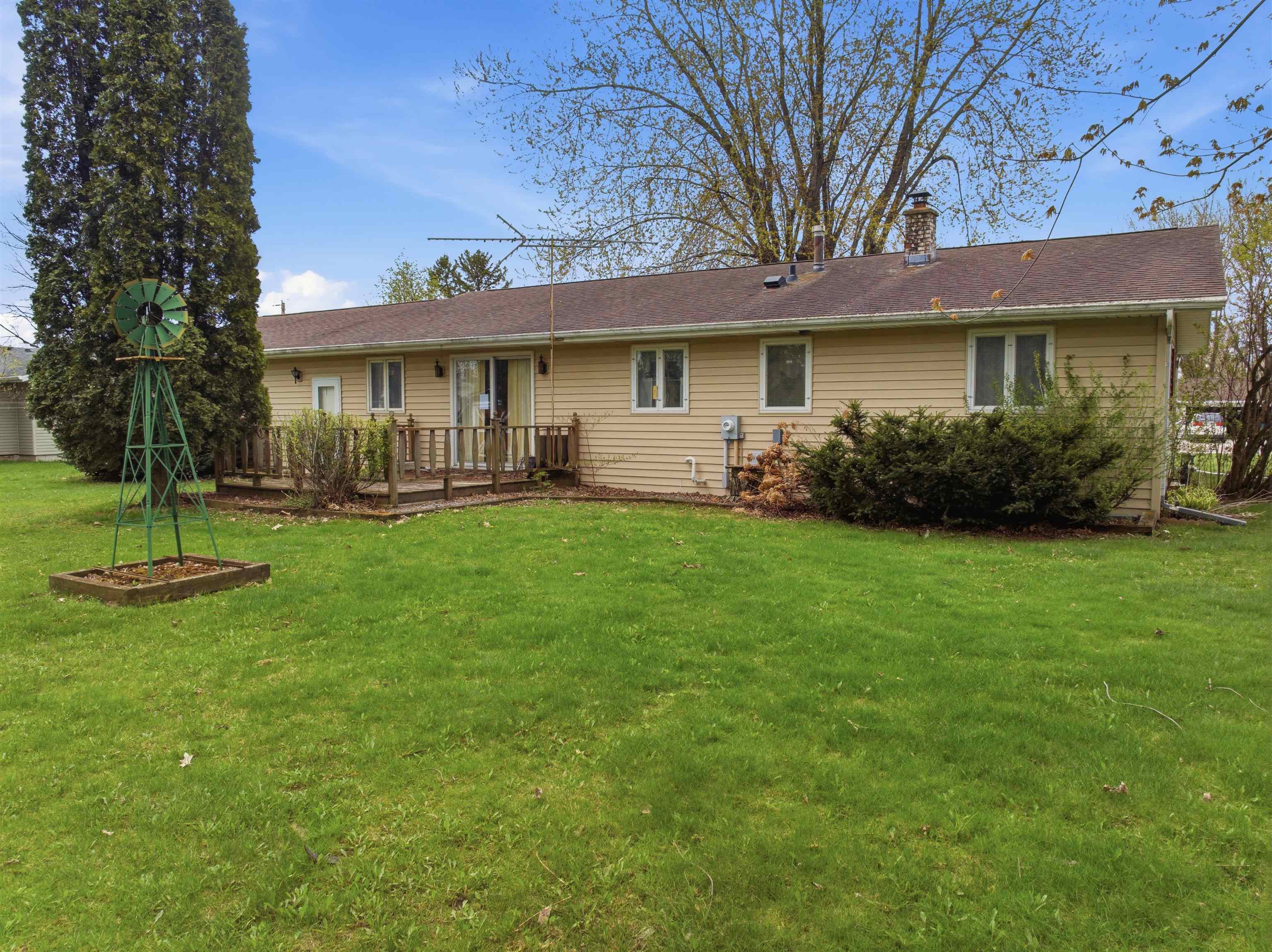 606 E CLARK STREET, Spencer, Wisconsin 54479, 3 Bedrooms Bedrooms, ,1 BathroomBathrooms,Residential,For Sale,606 E CLARK STREET,22601829