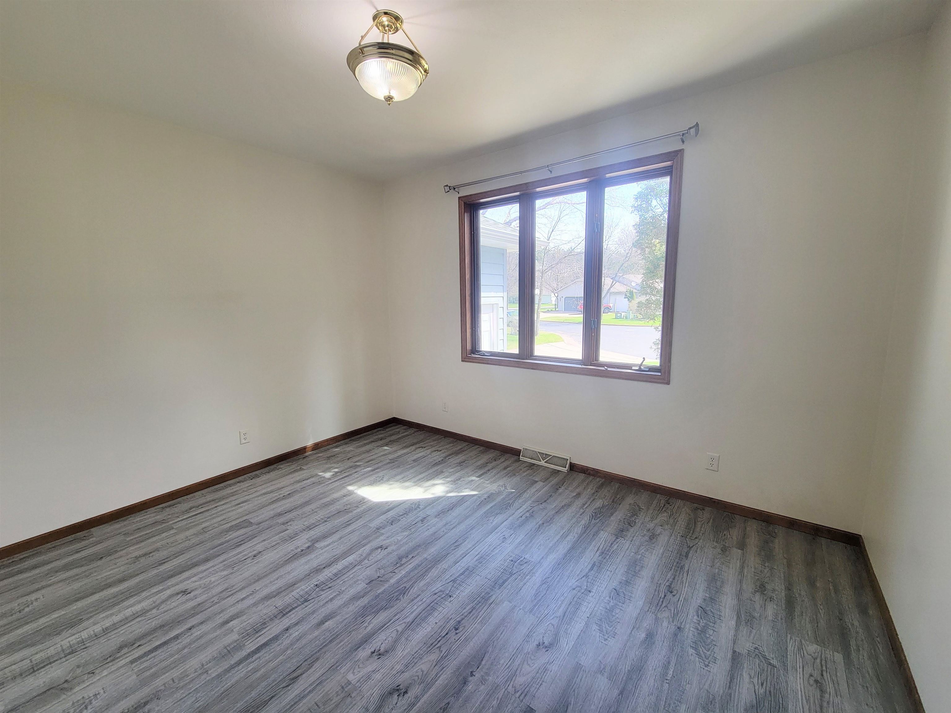 506 ROGER DRIVE, Wausau, Wisconsin 54401, 4 Bedrooms Bedrooms, ,3 BathroomsBathrooms,Residential,For Sale,506 ROGER DRIVE,22601830
