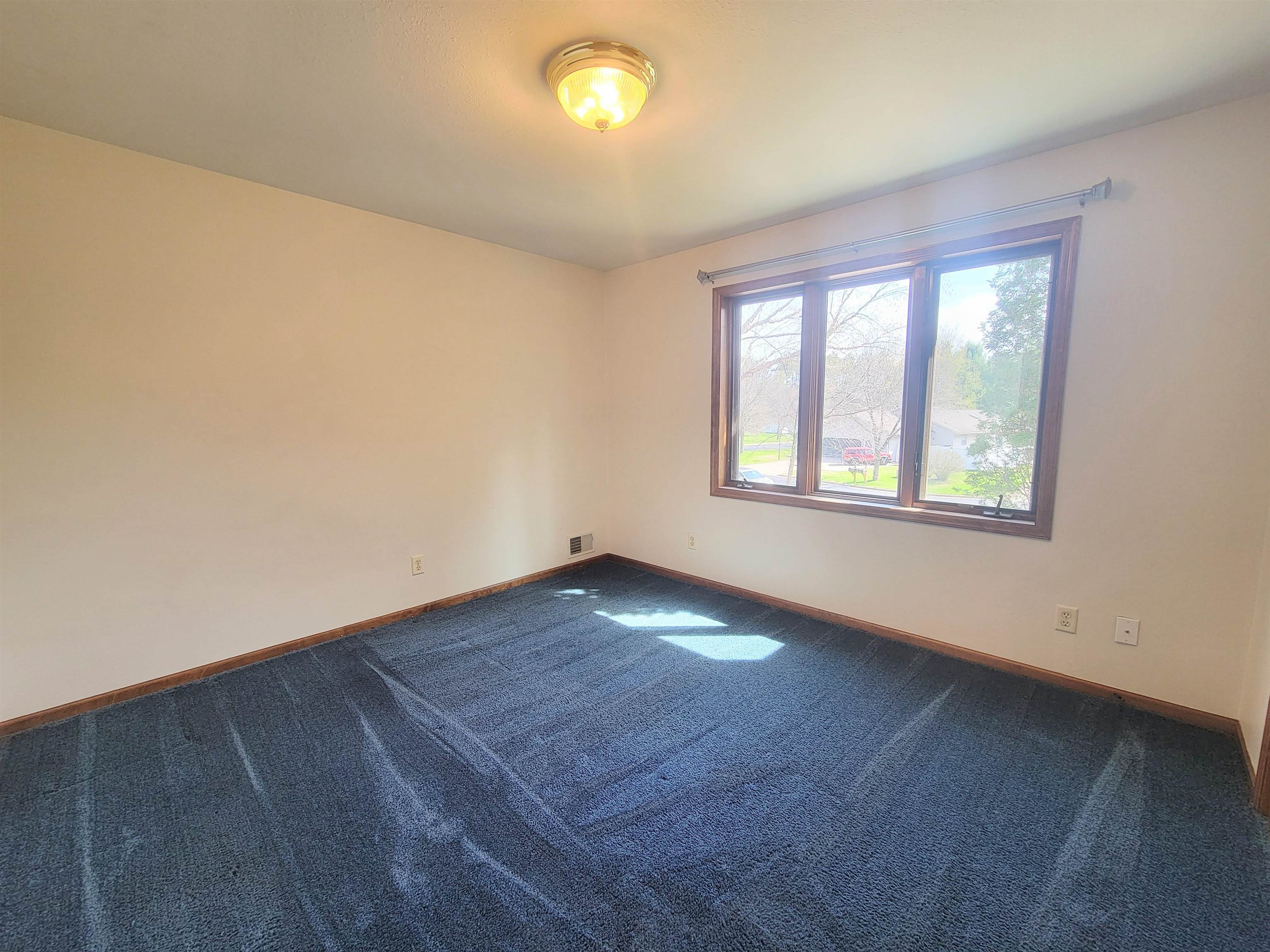 506 ROGER DRIVE, Wausau, Wisconsin 54401, 4 Bedrooms Bedrooms, ,3 BathroomsBathrooms,Residential,For Sale,506 ROGER DRIVE,22601830