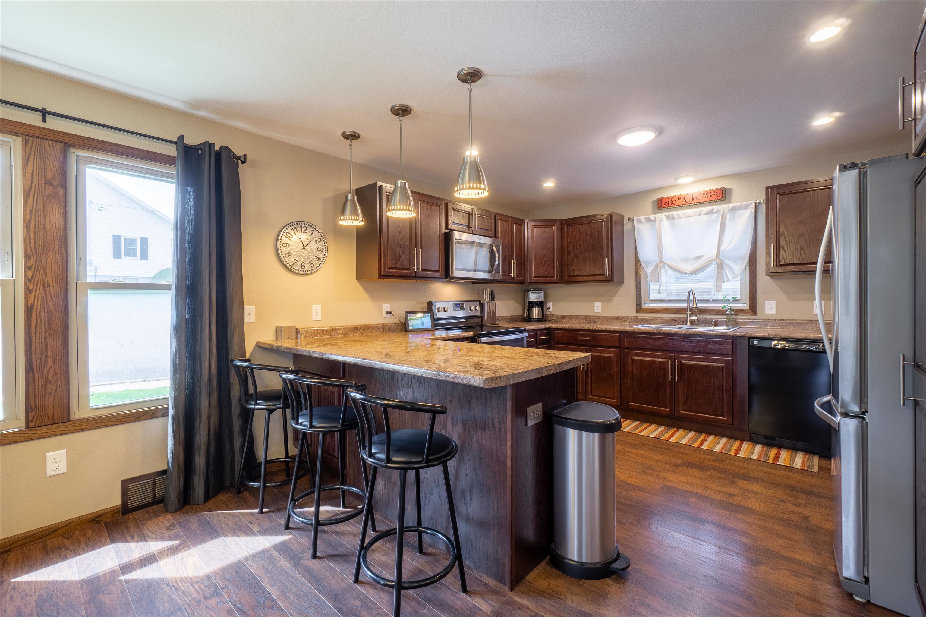 617 MAIN STREET, Marathon, Wisconsin 54448, 3 Bedrooms Bedrooms, ,2 BathroomsBathrooms,Residential,For Sale,617 MAIN STREET,22601845