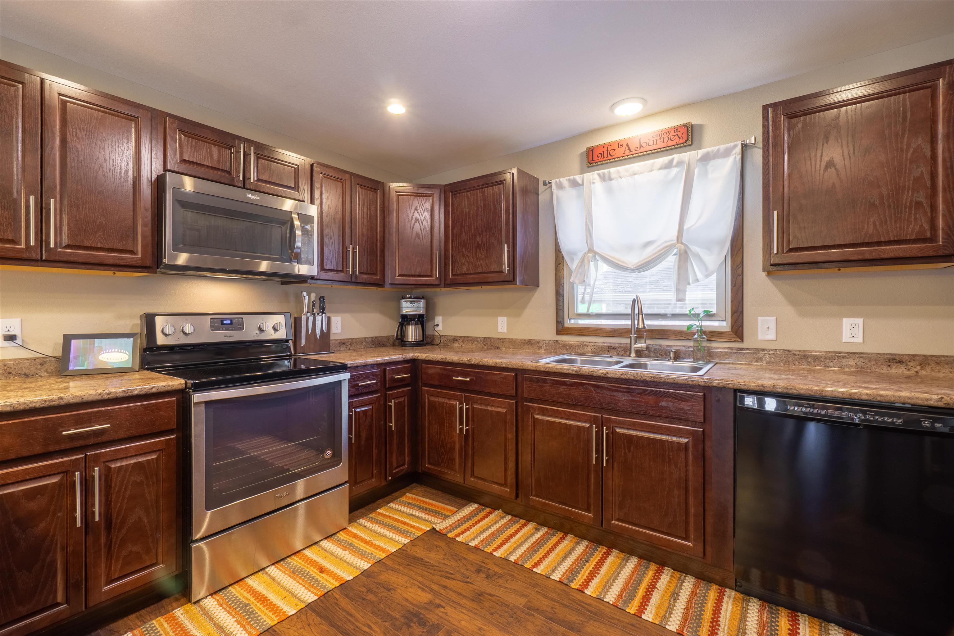 617 MAIN STREET, Marathon, Wisconsin 54448, 3 Bedrooms Bedrooms, ,2 BathroomsBathrooms,Residential,For Sale,617 MAIN STREET,22601845