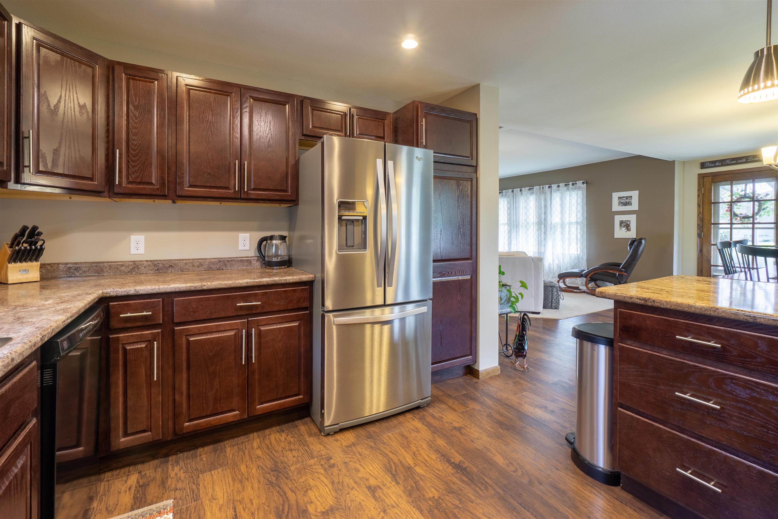 617 MAIN STREET, Marathon, Wisconsin 54448, 3 Bedrooms Bedrooms, ,2 BathroomsBathrooms,Residential,For Sale,617 MAIN STREET,22601845