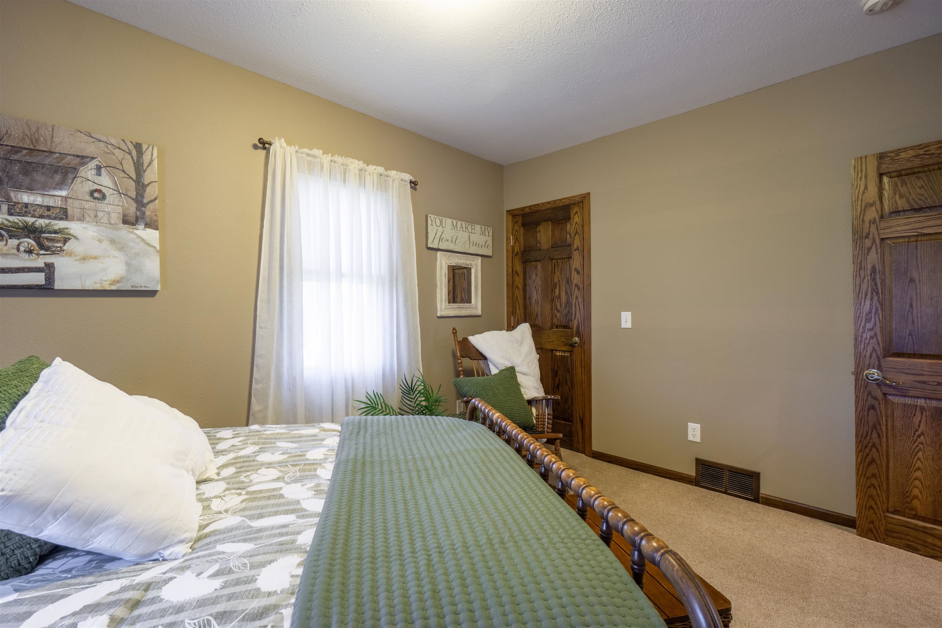 617 MAIN STREET, Marathon, Wisconsin 54448, 3 Bedrooms Bedrooms, ,2 BathroomsBathrooms,Residential,For Sale,617 MAIN STREET,22601845