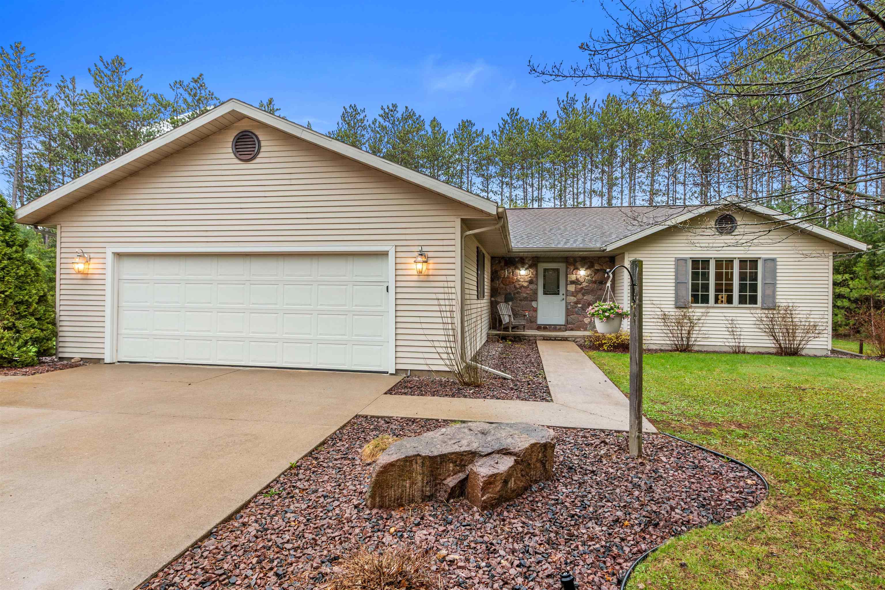 4790 EMERALD LANE, Stevens Point, Wisconsin 54482, 5 Bedrooms Bedrooms, ,2 BathroomsBathrooms,Residential,For Sale,4790 EMERALD LANE,22601846