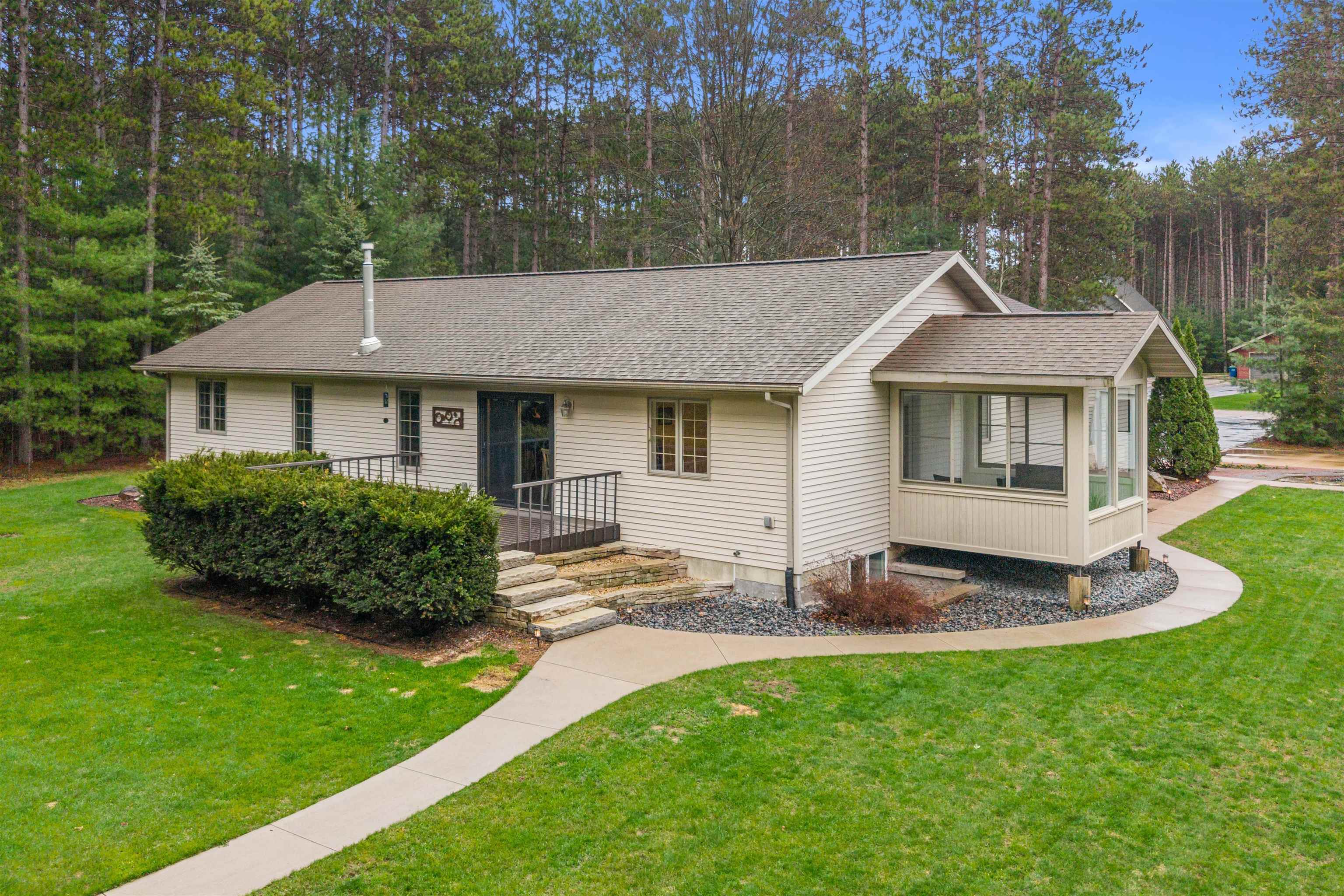 4790 EMERALD LANE, Stevens Point, Wisconsin 54482, 5 Bedrooms Bedrooms, ,2 BathroomsBathrooms,Residential,For Sale,4790 EMERALD LANE,22601846