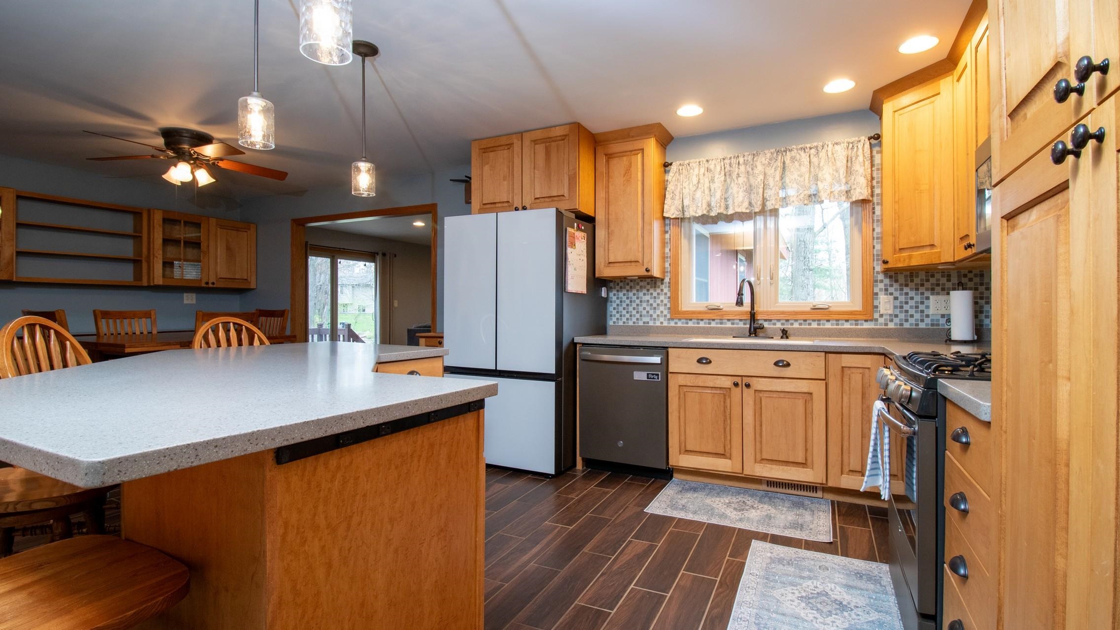 2103 EDGEWOOD AVENUE, Rothschild, Wisconsin 54474, 3 Bedrooms Bedrooms, ,3 BathroomsBathrooms,Residential,For Sale,2103 EDGEWOOD AVENUE,22601853
