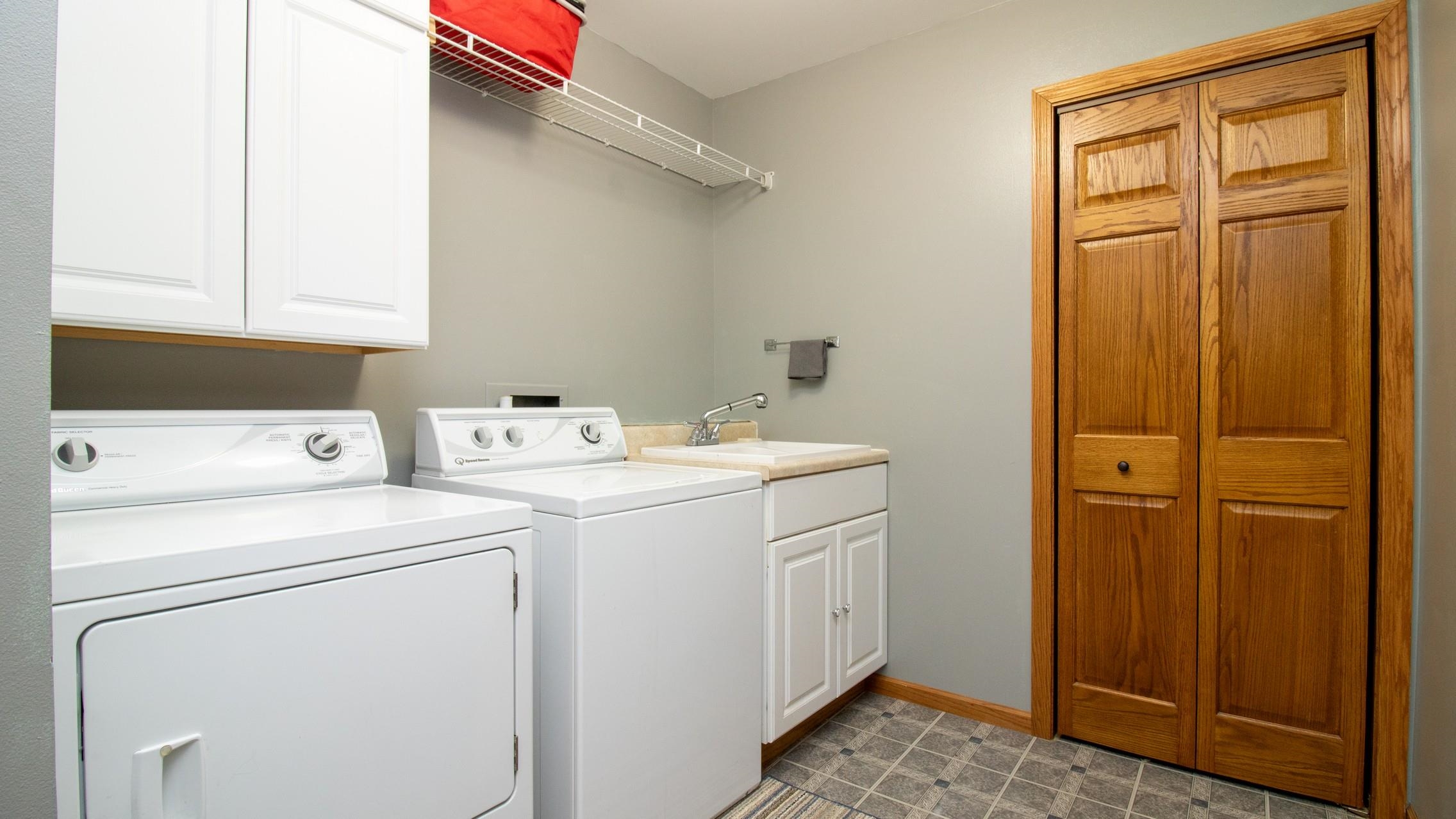 2103 EDGEWOOD AVENUE, Rothschild, Wisconsin 54474, 3 Bedrooms Bedrooms, ,3 BathroomsBathrooms,Residential,For Sale,2103 EDGEWOOD AVENUE,22601853