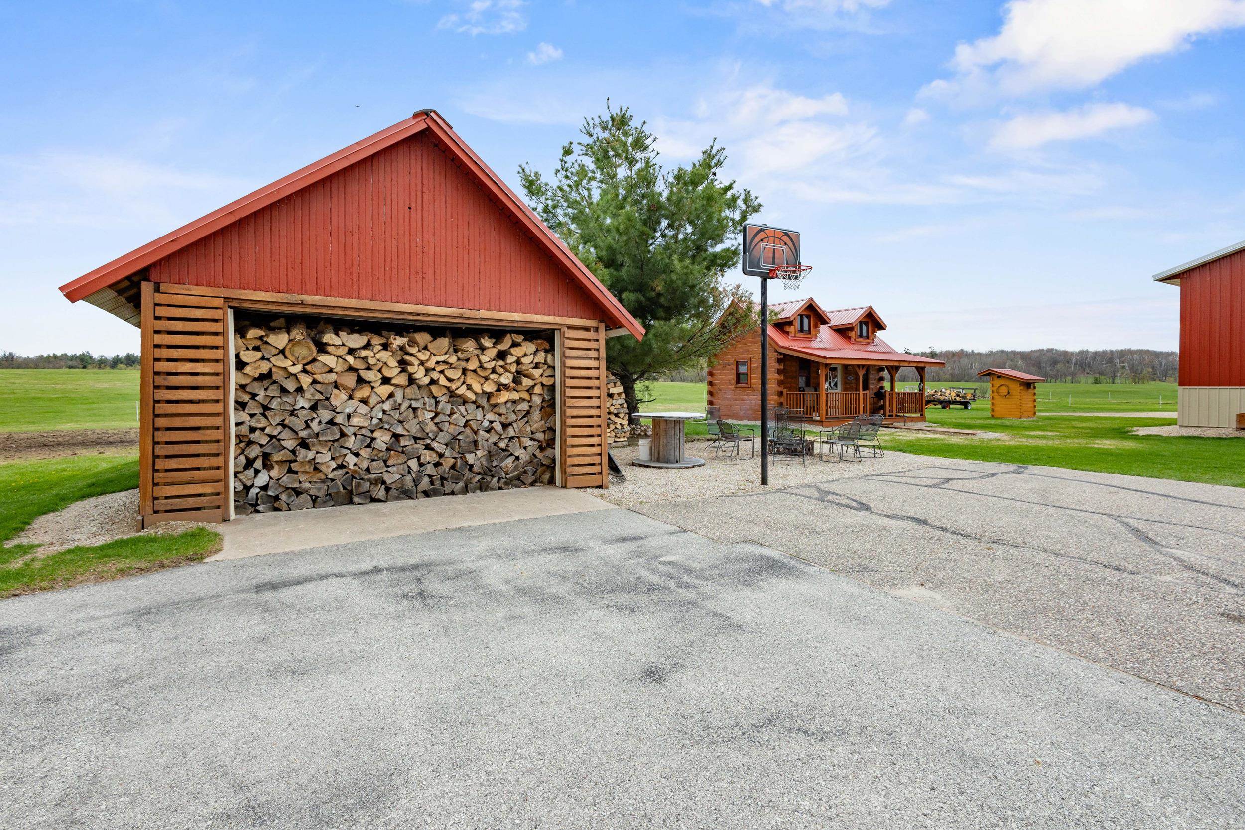 E721 COUNTY ROAD MM, Iola, Wisconsin 54945, 4 Bedrooms Bedrooms, ,2 BathroomsBathrooms,Residential,For Sale,E721 COUNTY ROAD MM,22601855
