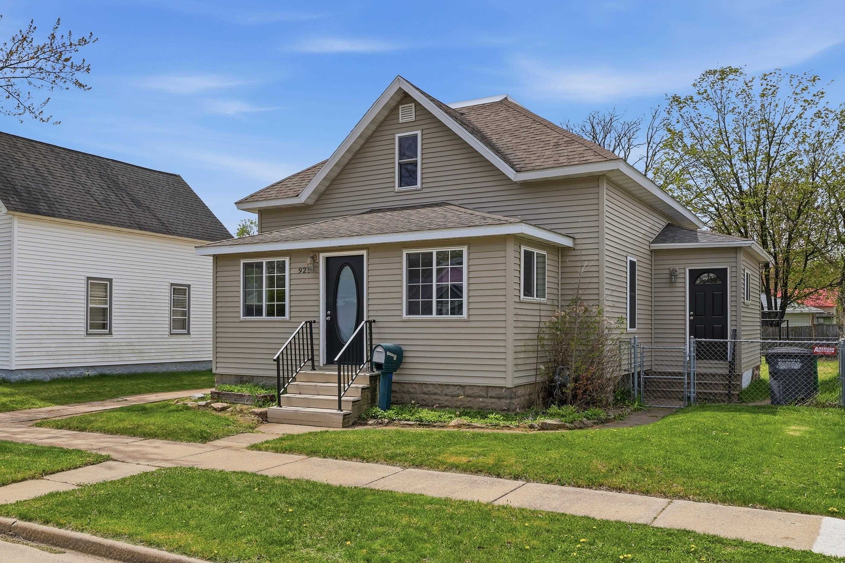 921 10TH AVENUE NORTH, Wisconsin Rapids, Wisconsin 54495, 3 Bedrooms Bedrooms, ,1 BathroomBathrooms,Residential,For Sale,921 10TH AVENUE NORTH,22601857