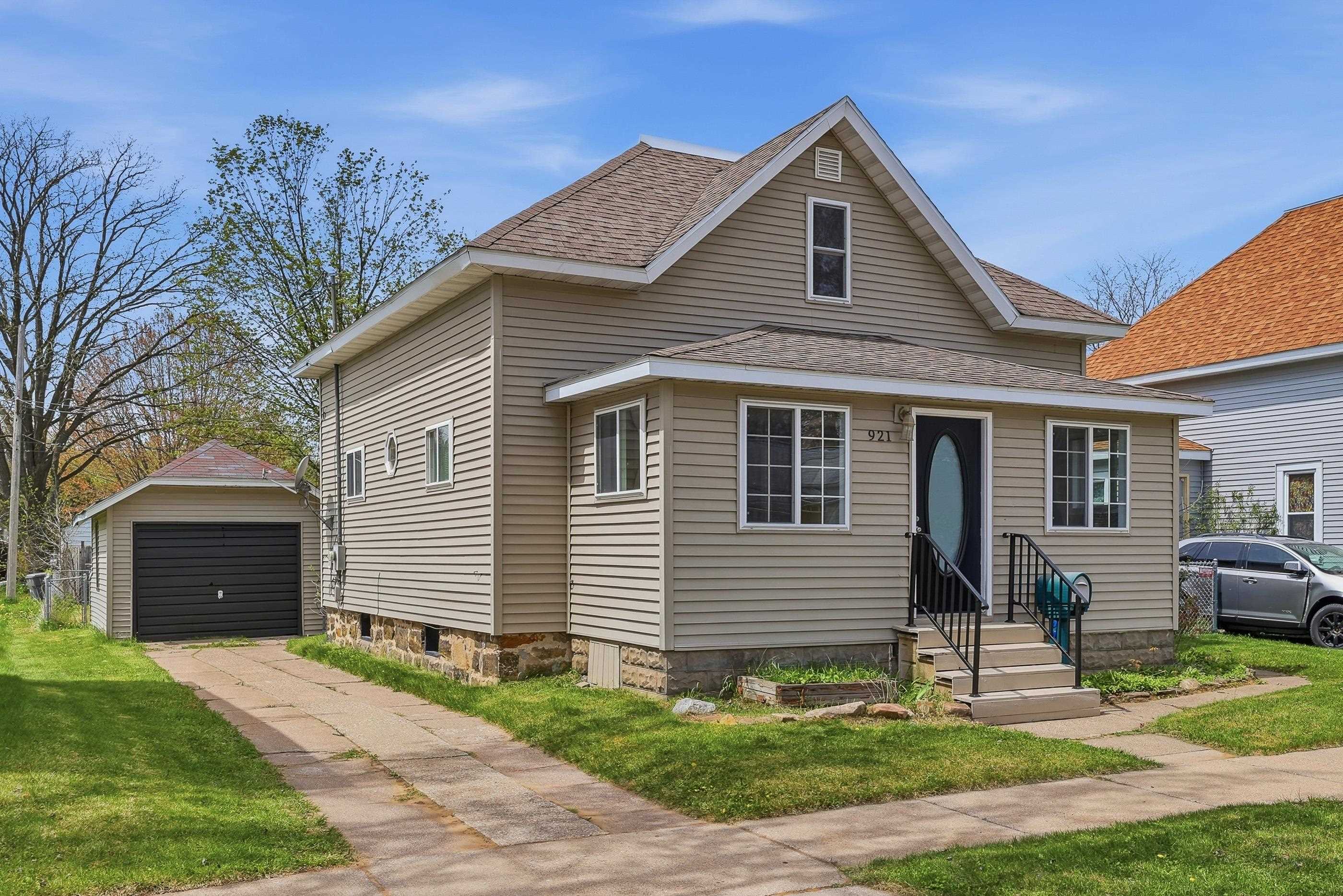 921 10TH AVENUE NORTH, Wisconsin Rapids, Wisconsin 54495, 3 Bedrooms Bedrooms, ,1 BathroomBathrooms,Residential,For Sale,921 10TH AVENUE NORTH,22601857