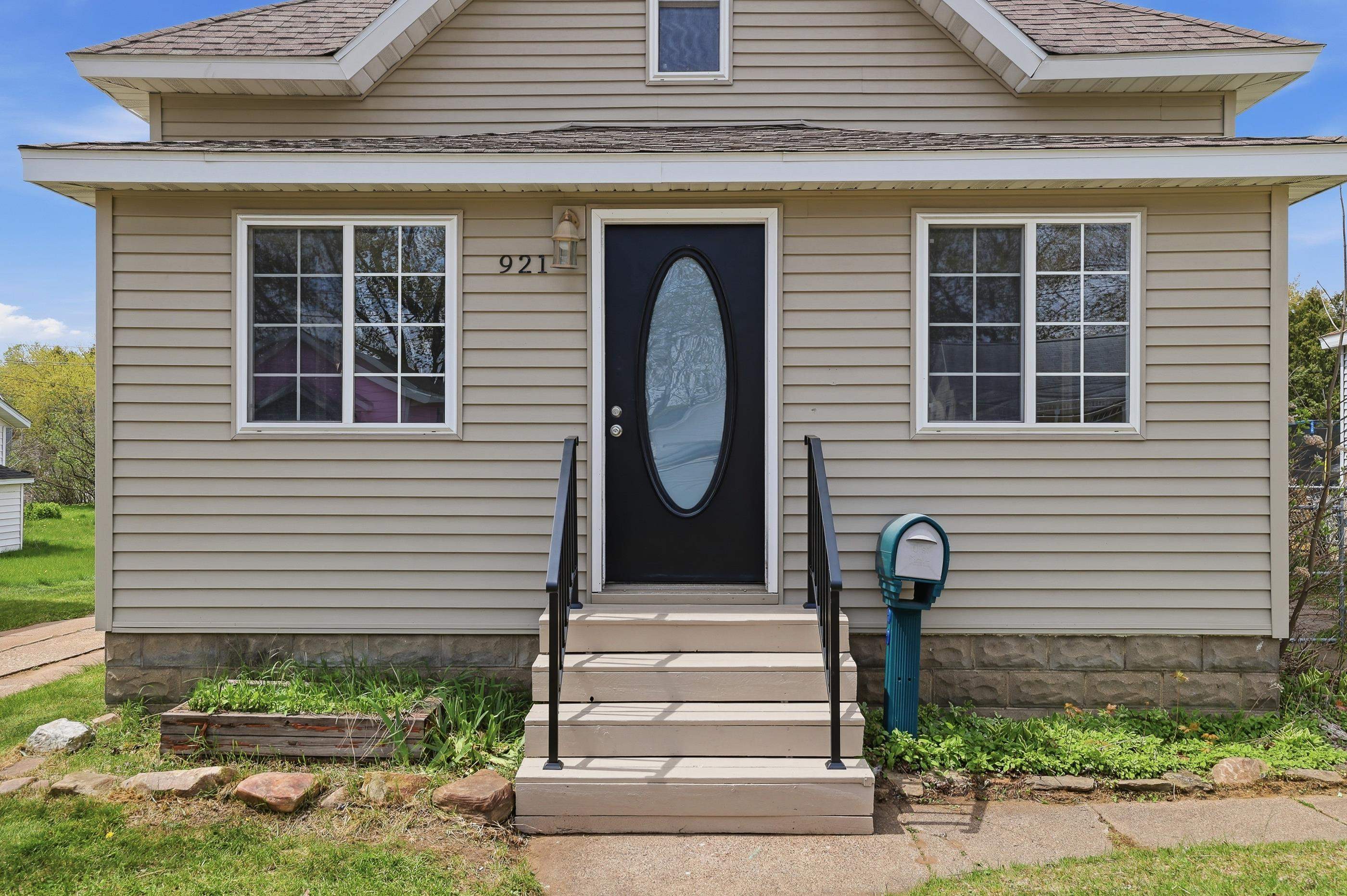921 10TH AVENUE NORTH, Wisconsin Rapids, Wisconsin 54495, 3 Bedrooms Bedrooms, ,1 BathroomBathrooms,Residential,For Sale,921 10TH AVENUE NORTH,22601857
