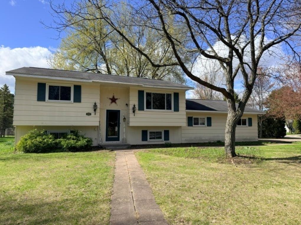 3513 HONEYSUCKLE LANE, Wausau, Wisconsin 54401, 3 Bedrooms Bedrooms, ,1 BathroomBathrooms,Residential,For Sale,3513 HONEYSUCKLE LANE,22601859