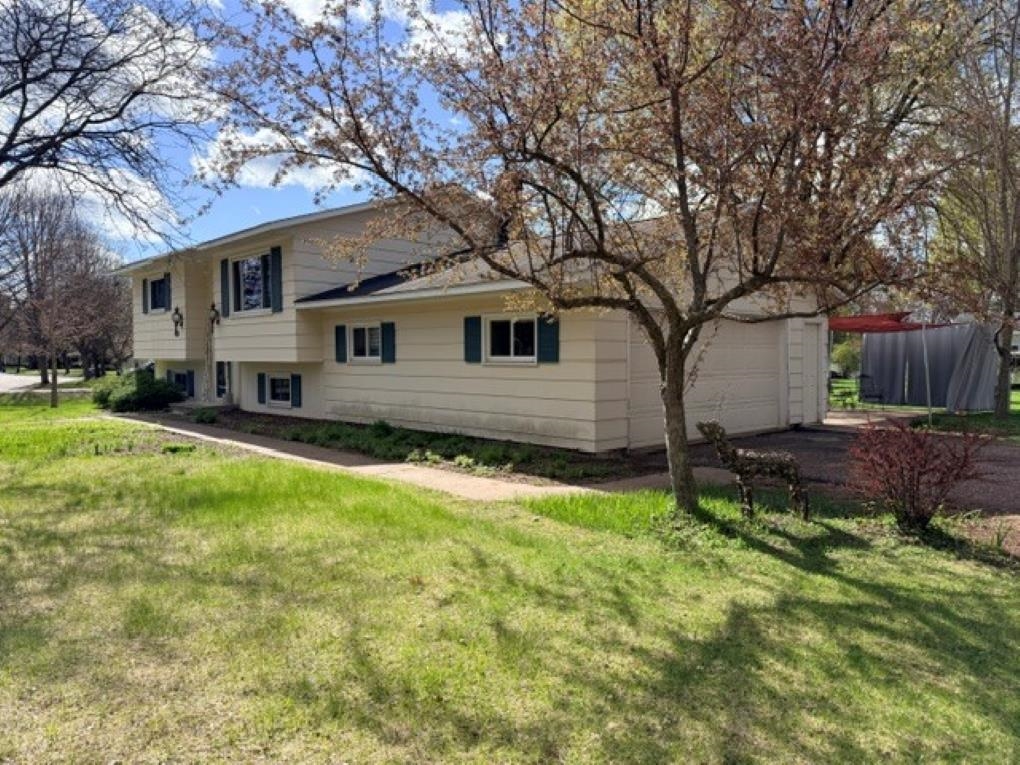 3513 HONEYSUCKLE LANE, Wausau, Wisconsin 54401, 3 Bedrooms Bedrooms, ,1 BathroomBathrooms,Residential,For Sale,3513 HONEYSUCKLE LANE,22601859