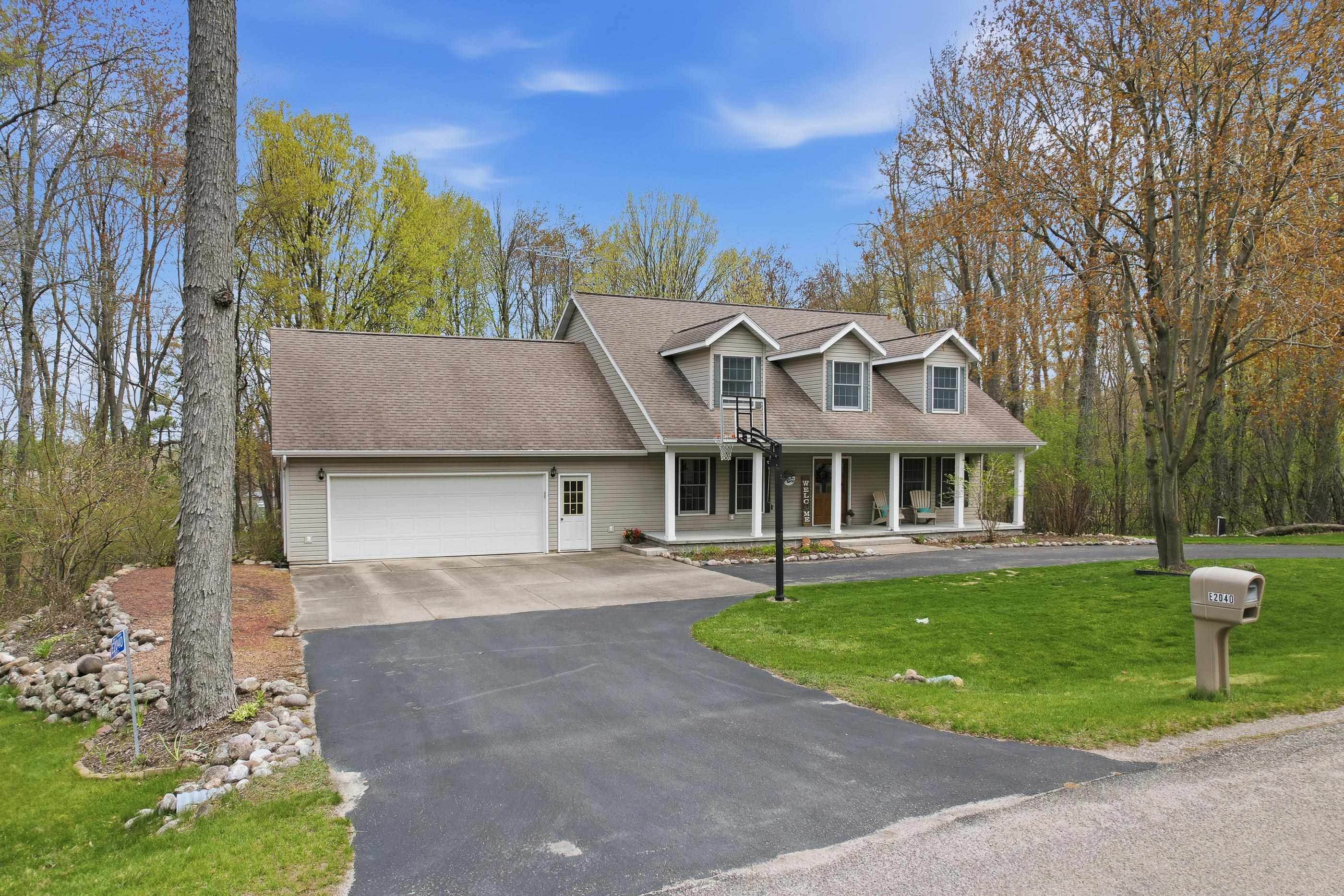 E2040 CURTIS LANE, Iola, Wisconsin 54945, 4 Bedrooms Bedrooms, ,3 BathroomsBathrooms,Residential,For Sale,E2040 CURTIS LANE,22601865