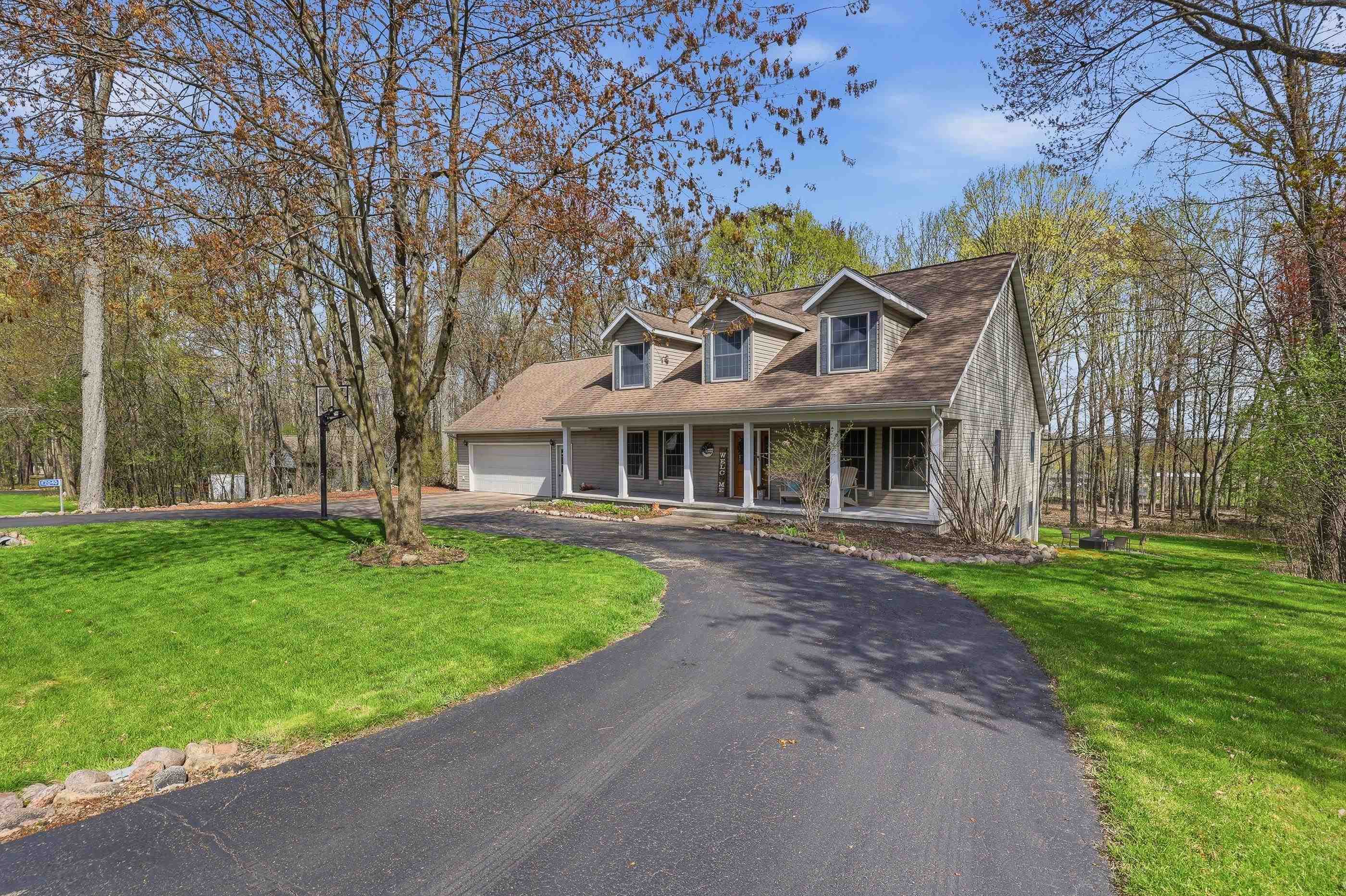 E2040 CURTIS LANE, Iola, Wisconsin 54945, 4 Bedrooms Bedrooms, ,3 BathroomsBathrooms,Residential,For Sale,E2040 CURTIS LANE,22601865