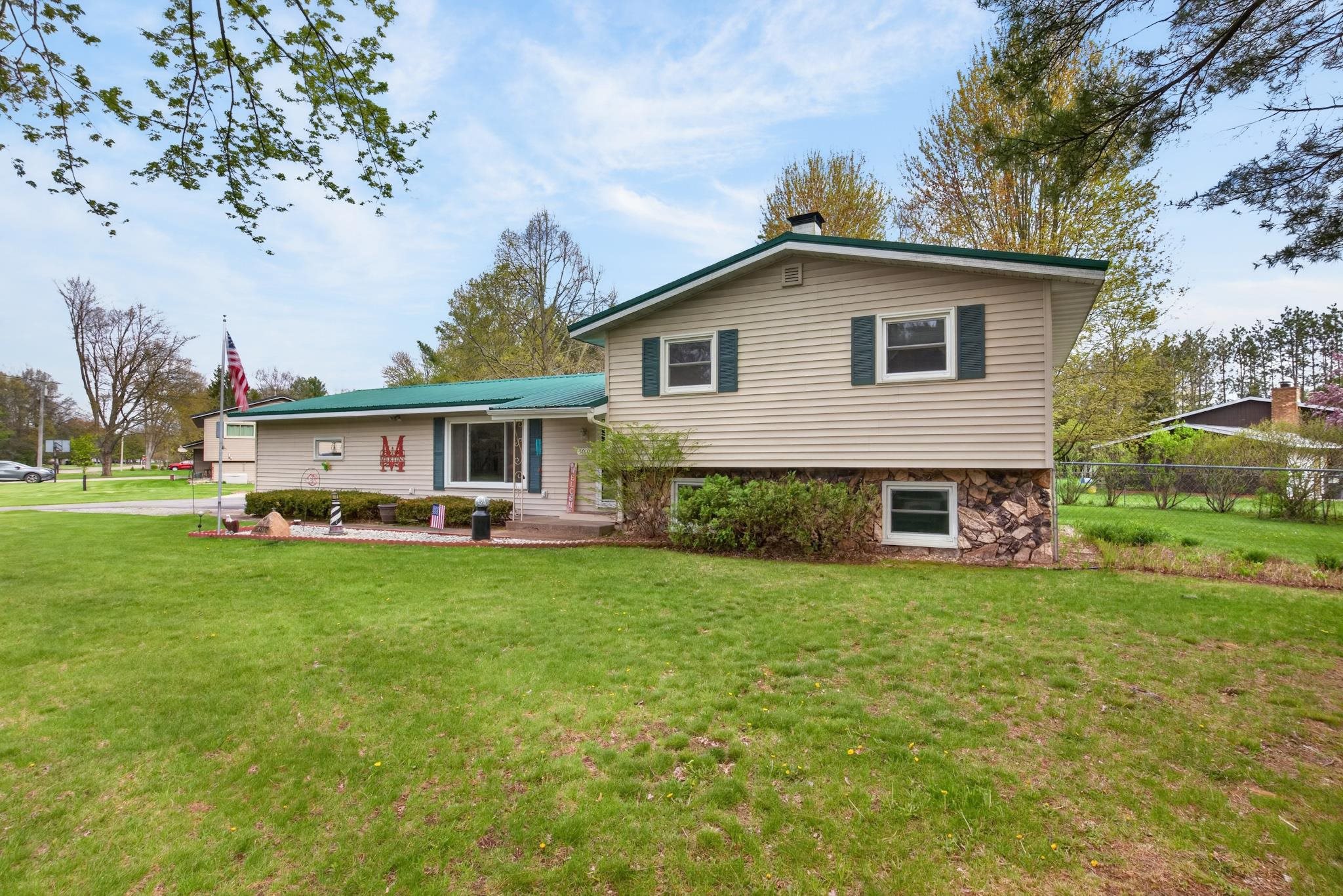 5010 AUBURN AVENUE, Wisconsin Rapids, Wisconsin 54494, 3 Bedrooms Bedrooms, ,2 BathroomsBathrooms,Residential,For Sale,5010 AUBURN AVENUE,22601867