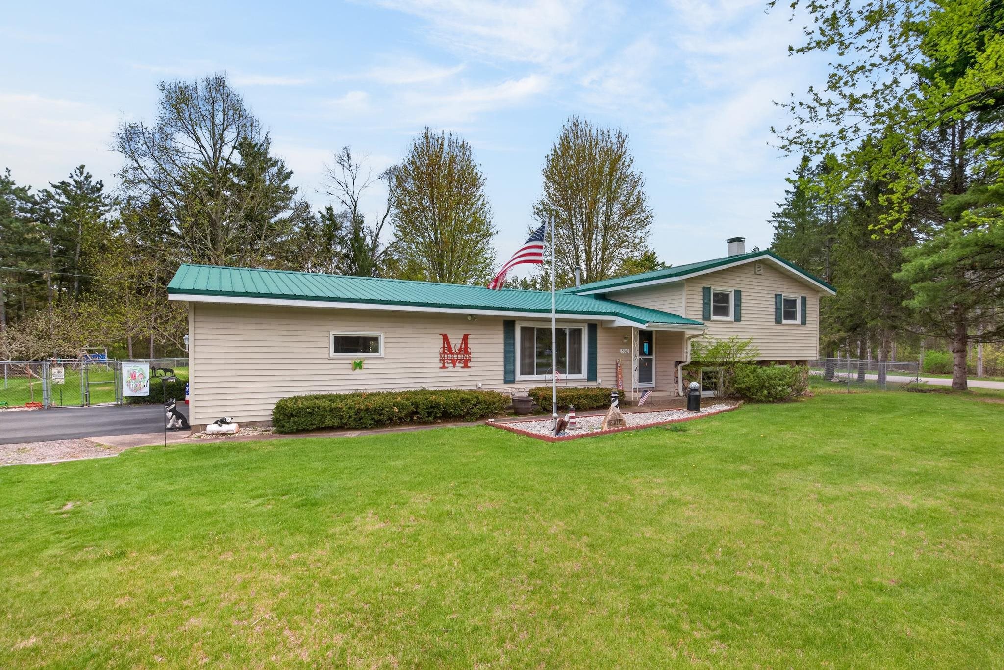 5010 AUBURN AVENUE, Wisconsin Rapids, Wisconsin 54494, 3 Bedrooms Bedrooms, ,2 BathroomsBathrooms,Residential,For Sale,5010 AUBURN AVENUE,22601867