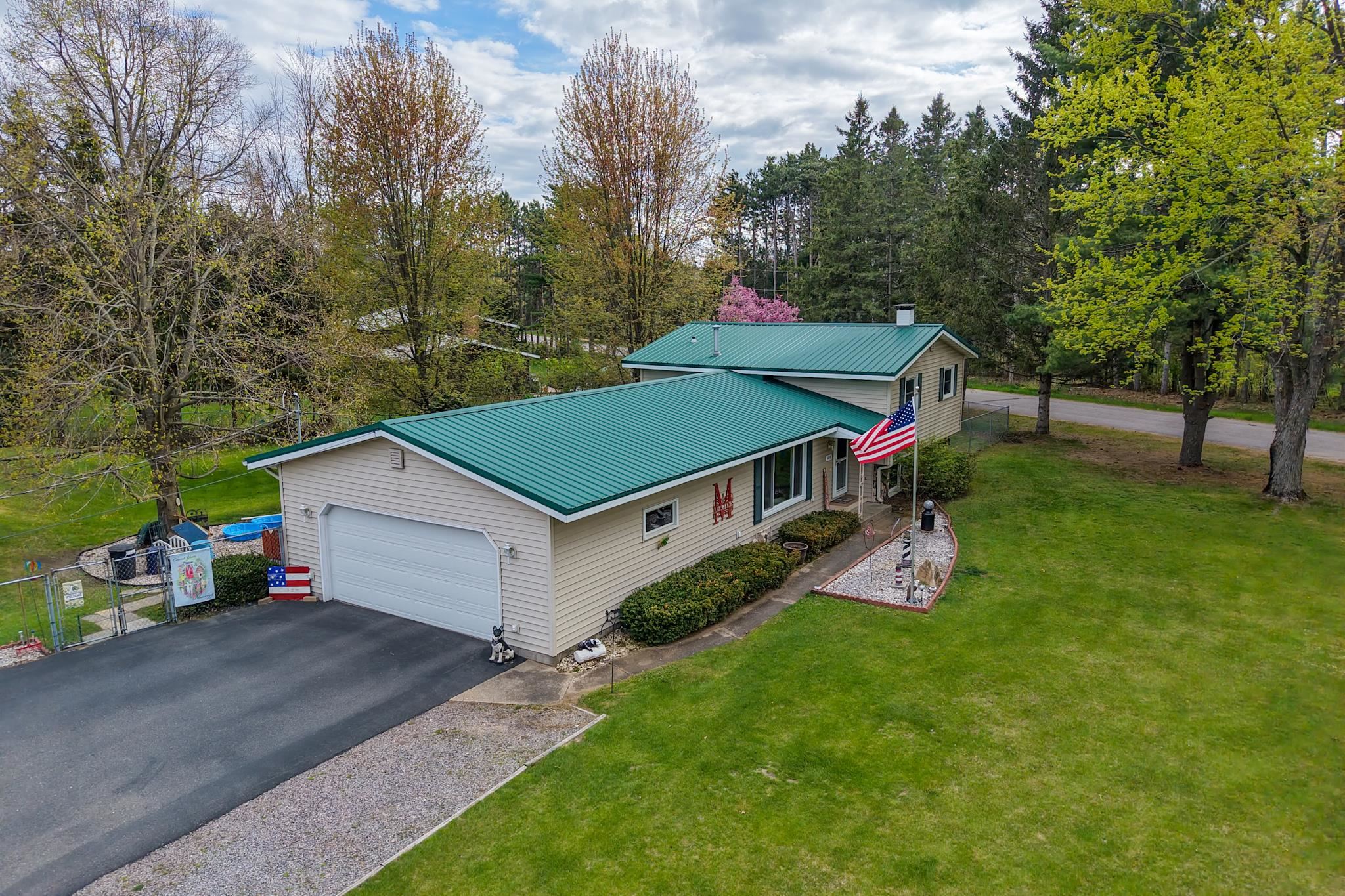 5010 AUBURN AVENUE, Wisconsin Rapids, Wisconsin 54494, 3 Bedrooms Bedrooms, ,2 BathroomsBathrooms,Residential,For Sale,5010 AUBURN AVENUE,22601867