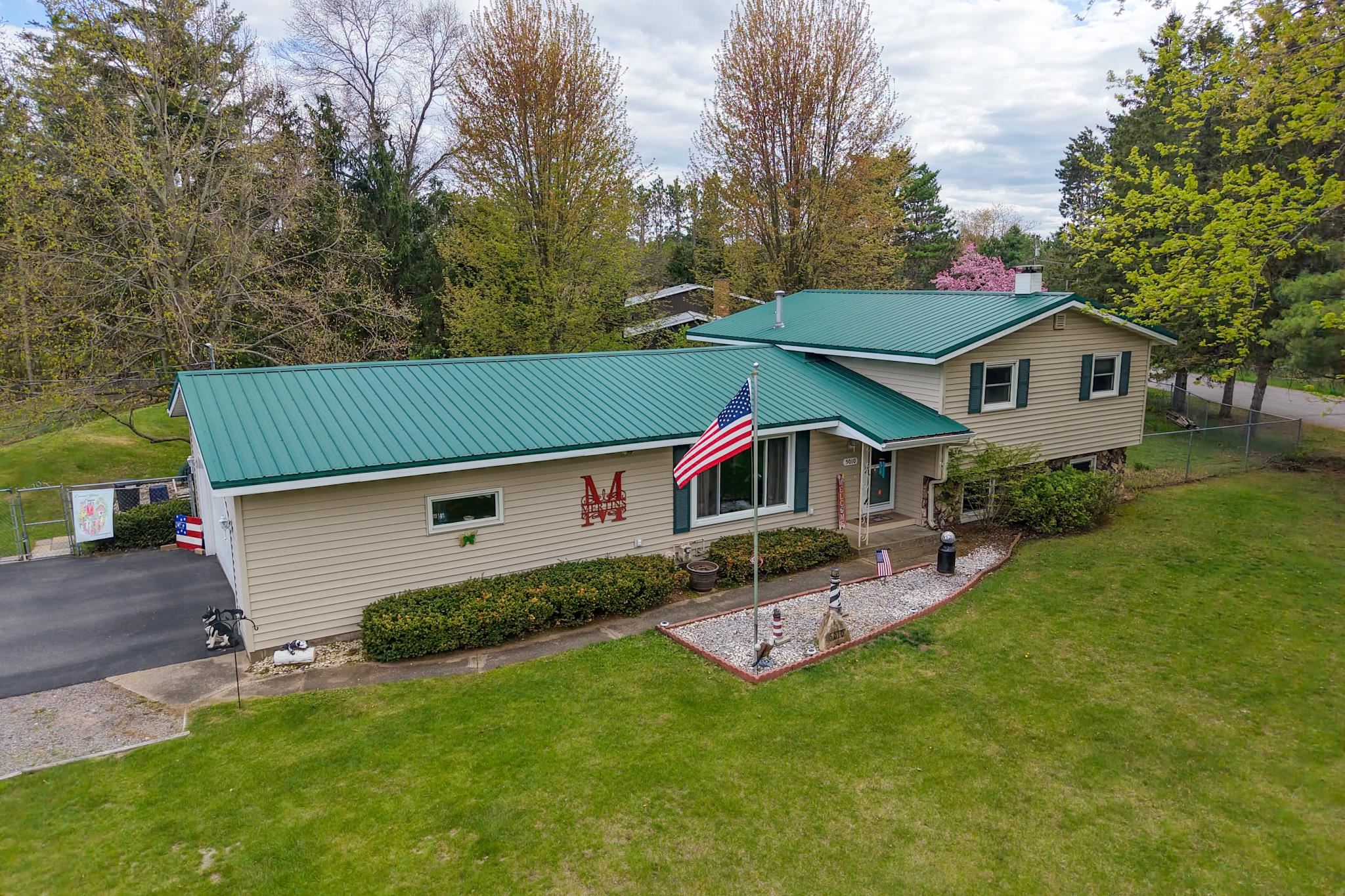 5010 AUBURN AVENUE, Wisconsin Rapids, Wisconsin 54494, 3 Bedrooms Bedrooms, ,2 BathroomsBathrooms,Residential,For Sale,5010 AUBURN AVENUE,22601867