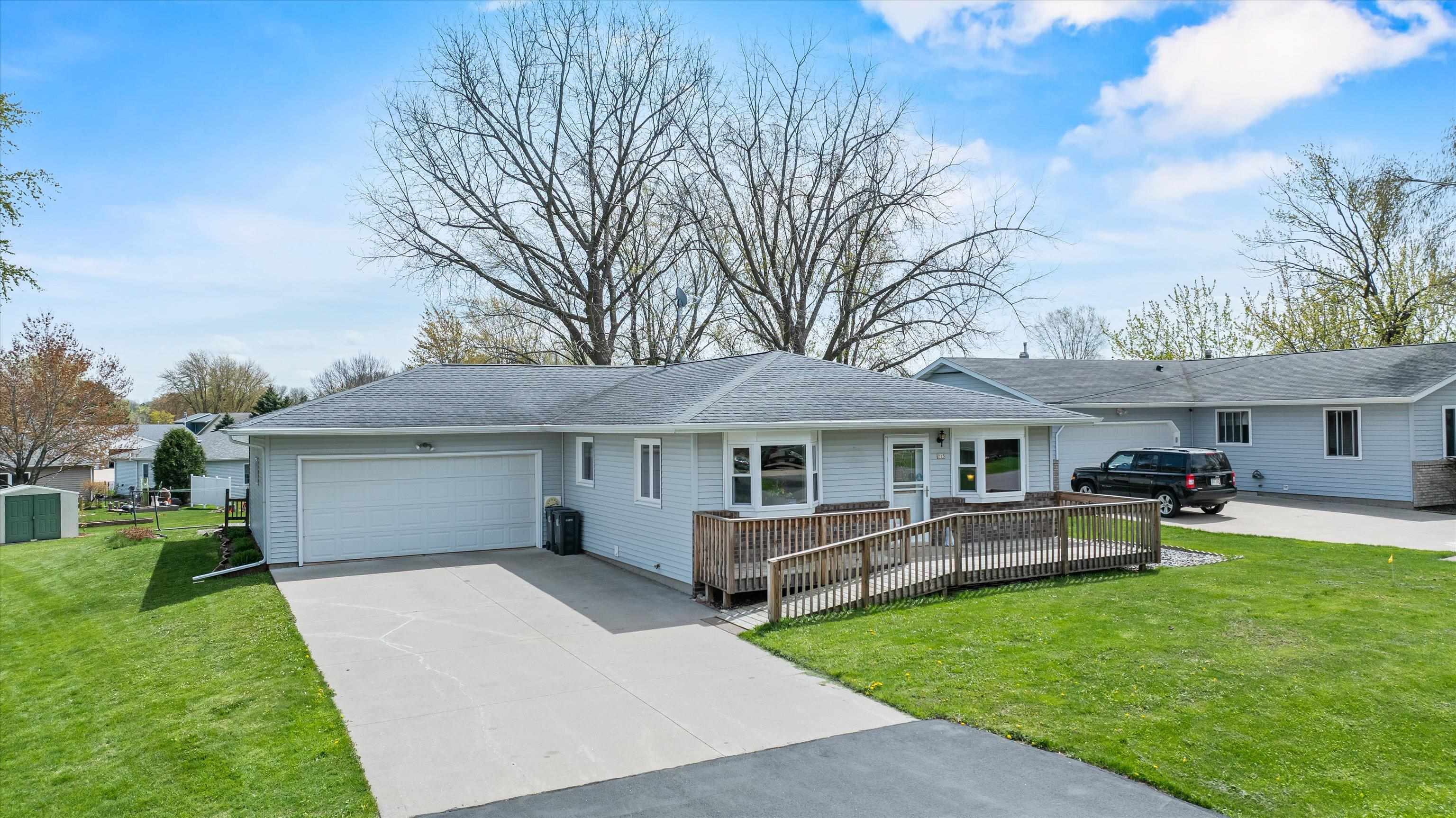 715 N HINMAN AVENUE, Marshfield, Wisconsin 54449, 3 Bedrooms Bedrooms, ,2 BathroomsBathrooms,Residential,For Sale,715 N HINMAN AVENUE,22601868