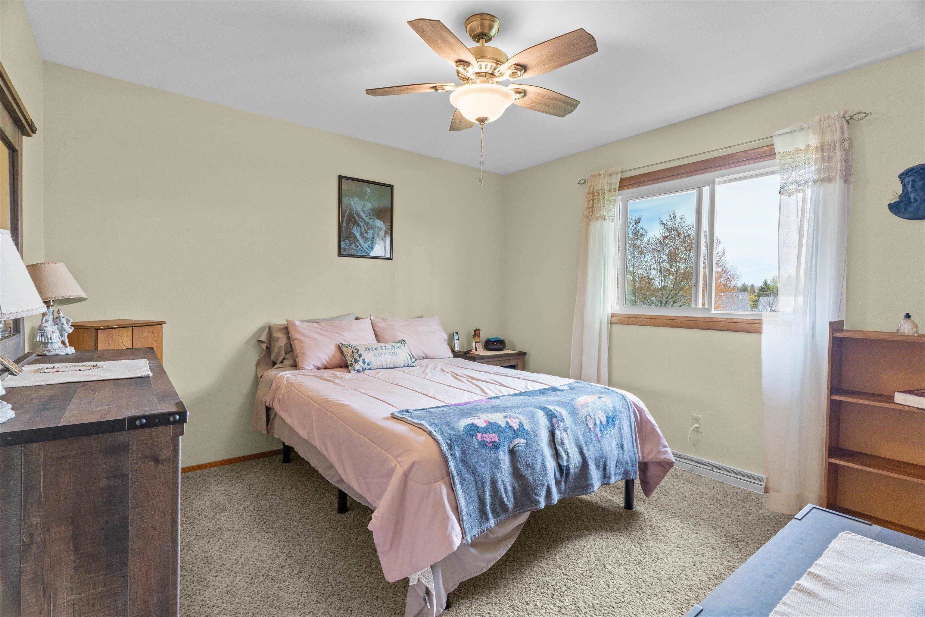 715 N HINMAN AVENUE, Marshfield, Wisconsin 54449, 3 Bedrooms Bedrooms, ,2 BathroomsBathrooms,Residential,For Sale,715 N HINMAN AVENUE,22601868