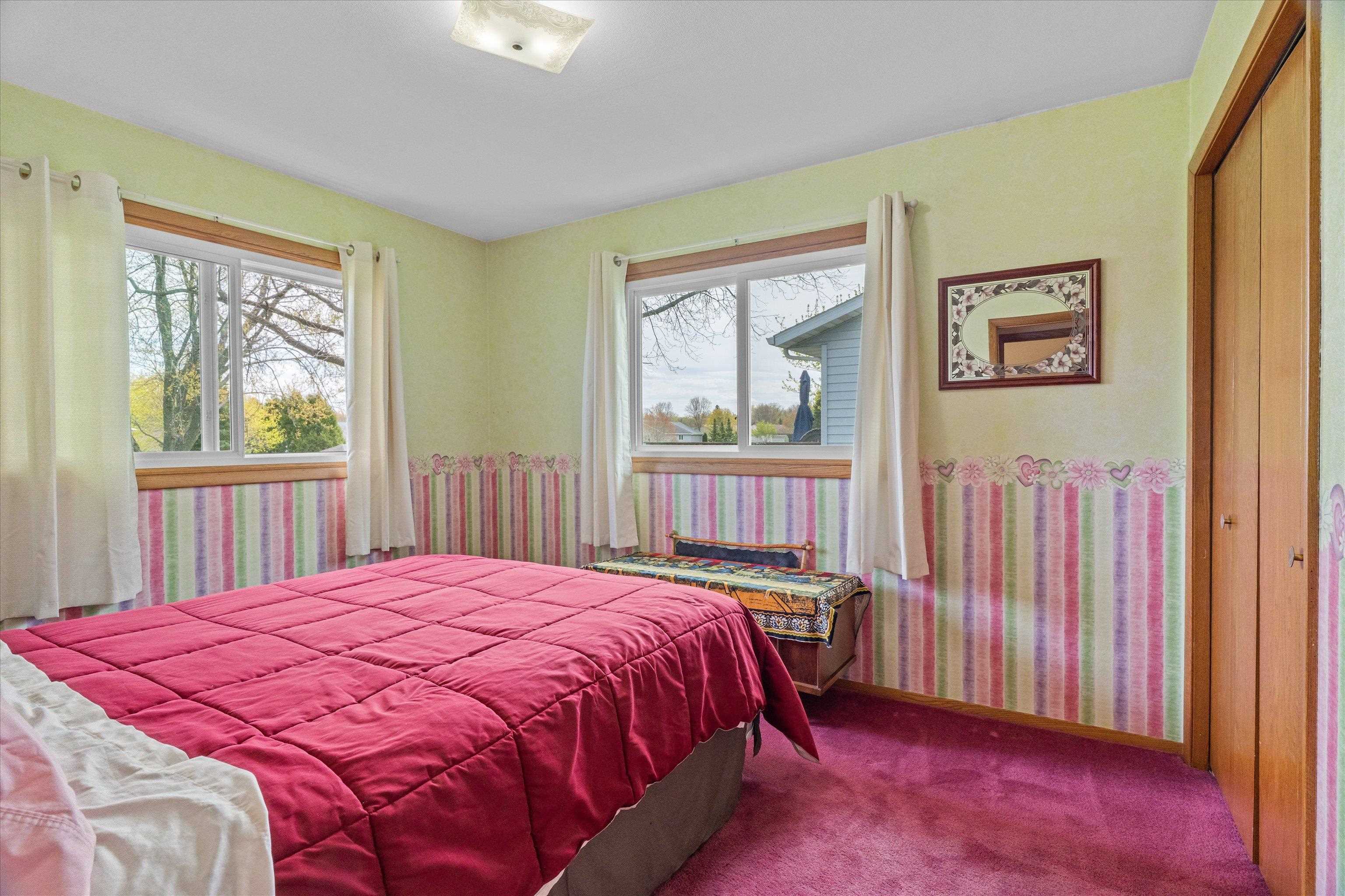 715 N HINMAN AVENUE, Marshfield, Wisconsin 54449, 3 Bedrooms Bedrooms, ,2 BathroomsBathrooms,Residential,For Sale,715 N HINMAN AVENUE,22601868
