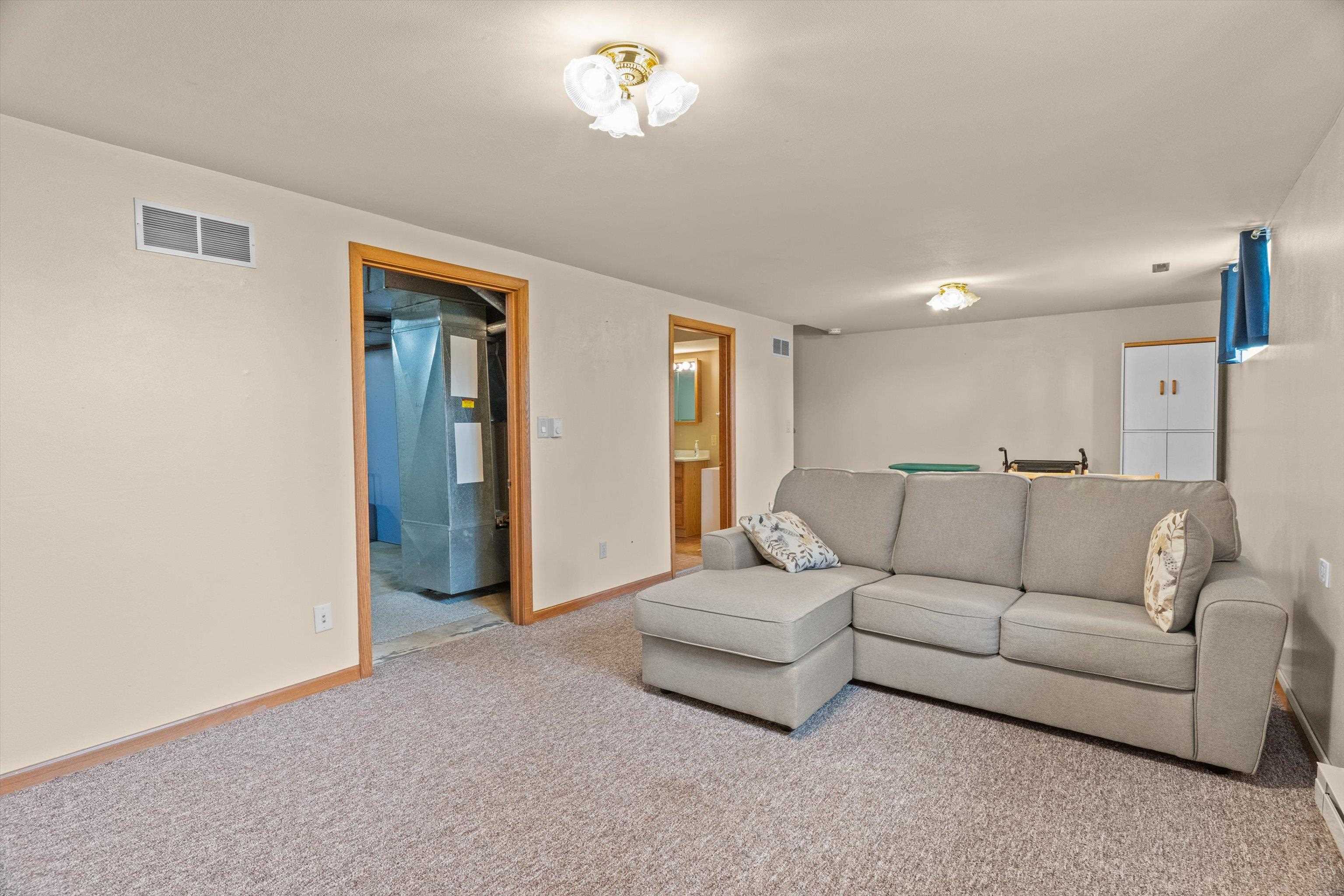 715 N HINMAN AVENUE, Marshfield, Wisconsin 54449, 3 Bedrooms Bedrooms, ,2 BathroomsBathrooms,Residential,For Sale,715 N HINMAN AVENUE,22601868