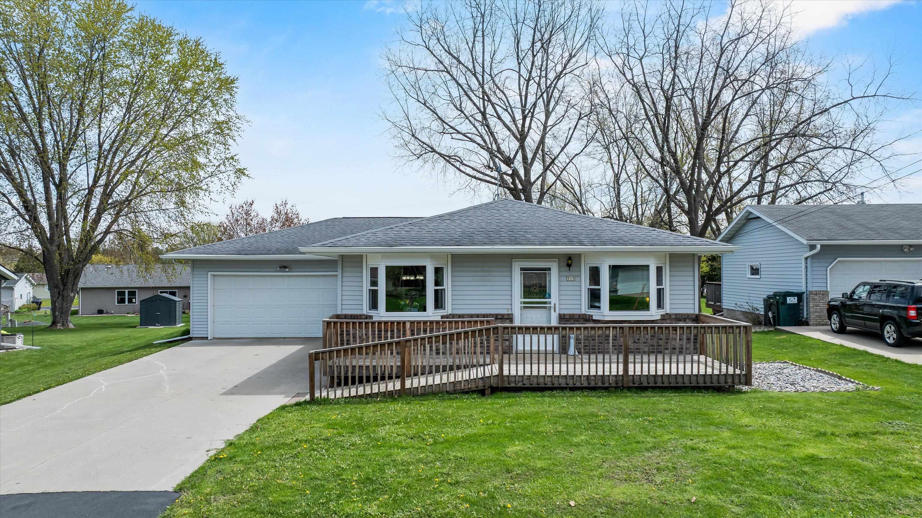 715 N HINMAN AVENUE, Marshfield, Wisconsin 54449, 3 Bedrooms Bedrooms, ,2 BathroomsBathrooms,Residential,For Sale,715 N HINMAN AVENUE,22601868