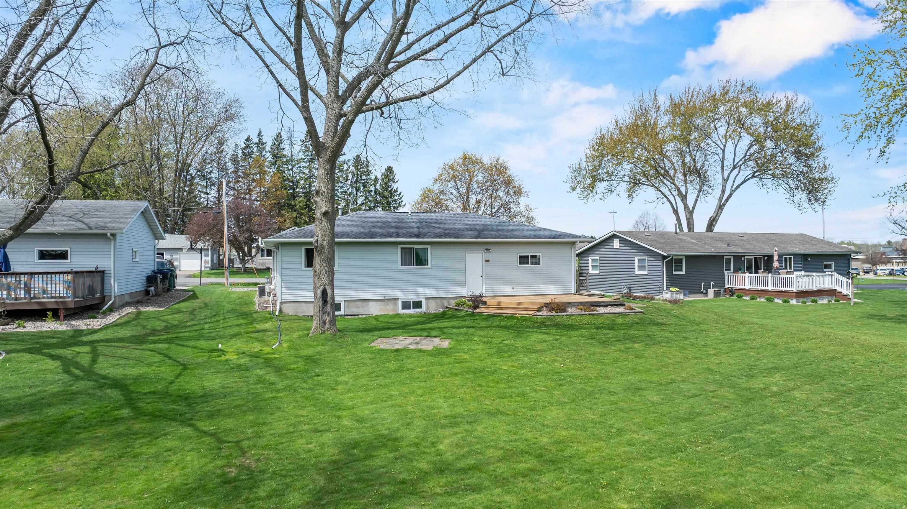 715 N HINMAN AVENUE, Marshfield, Wisconsin 54449, 3 Bedrooms Bedrooms, ,2 BathroomsBathrooms,Residential,For Sale,715 N HINMAN AVENUE,22601868