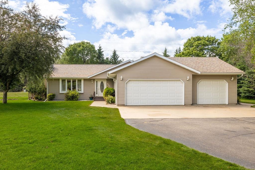 7930 CARILLON DRIVE, Wisconsin Rapids, Wisconsin 54494, 3 Bedrooms Bedrooms, ,2 BathroomsBathrooms,Residential,For Sale,7930 CARILLON DRIVE,22601870