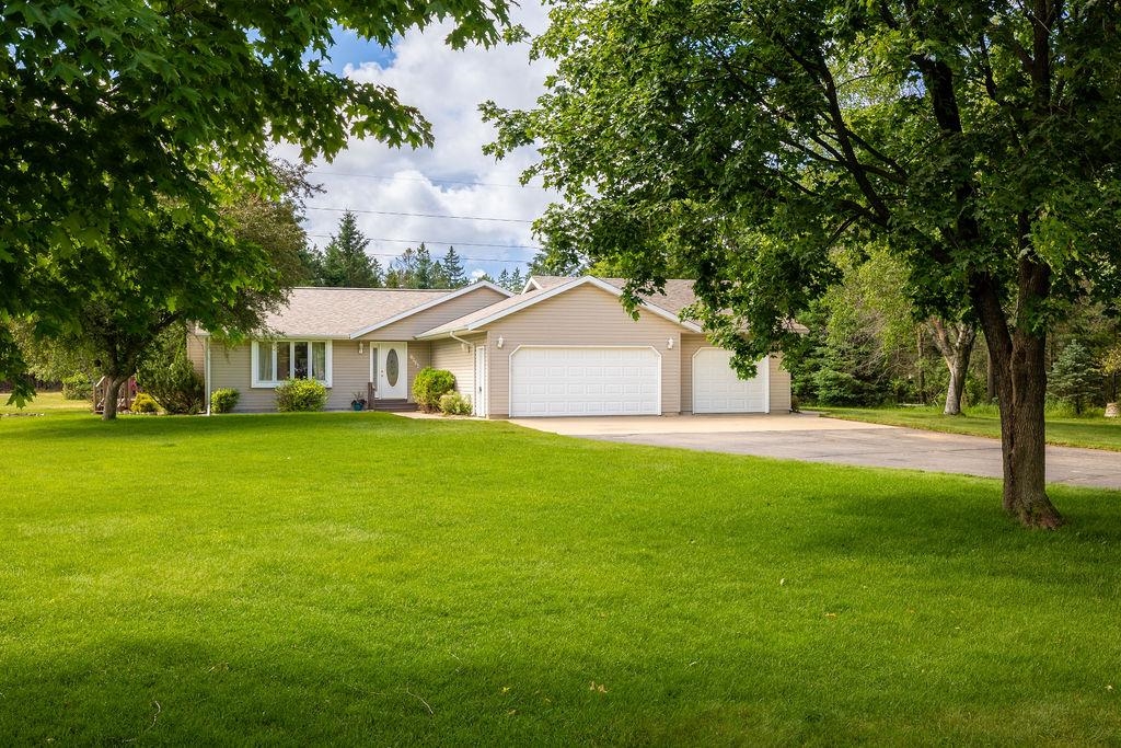 7930 CARILLON DRIVE, Wisconsin Rapids, Wisconsin 54494, 3 Bedrooms Bedrooms, ,2 BathroomsBathrooms,Residential,For Sale,7930 CARILLON DRIVE,22601870