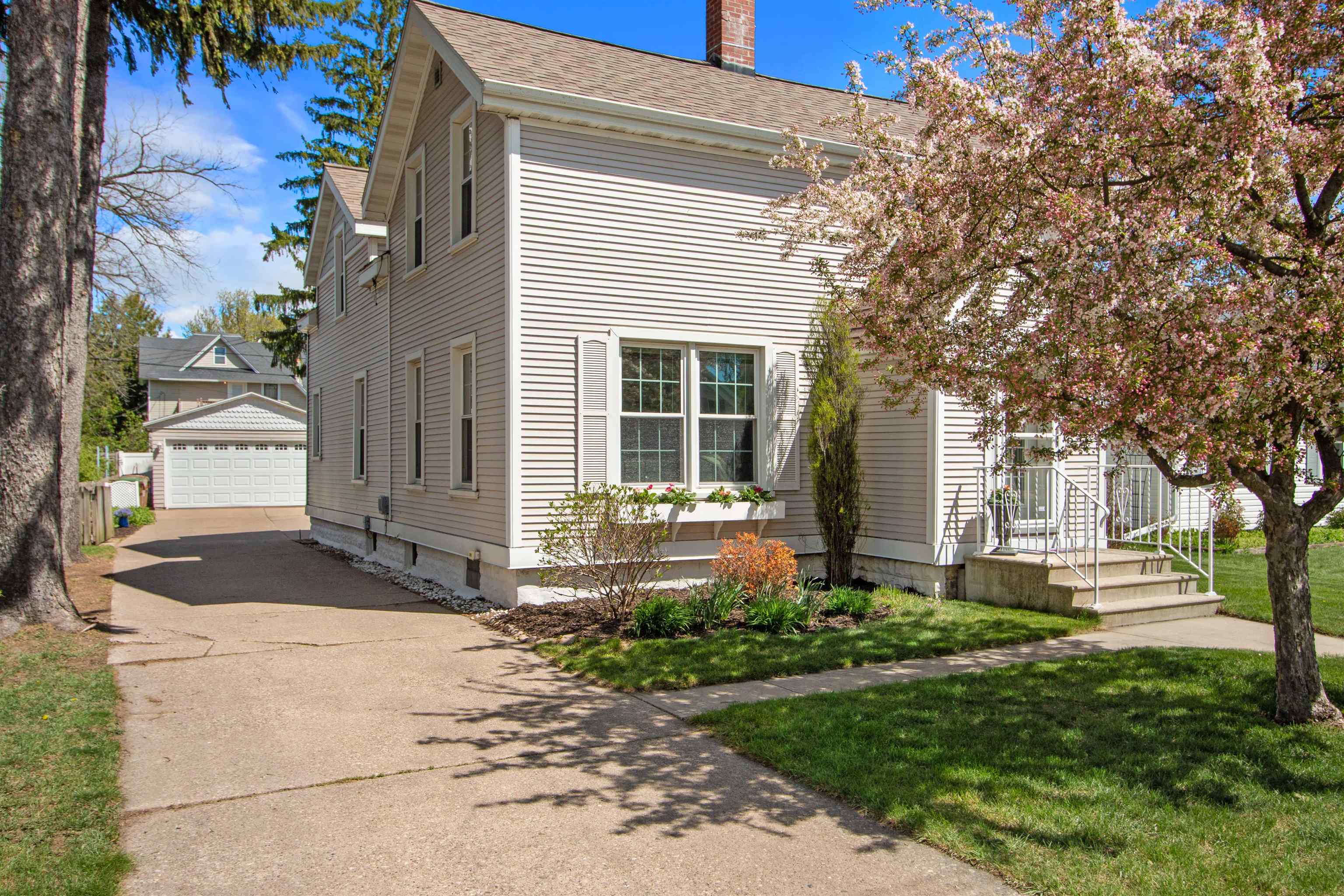 1716 MC CULLOCH STREET, Stevens Point, Wisconsin 54481, 3 Bedrooms Bedrooms, ,2 BathroomsBathrooms,Residential,For Sale,1716 MC CULLOCH STREET,22601875