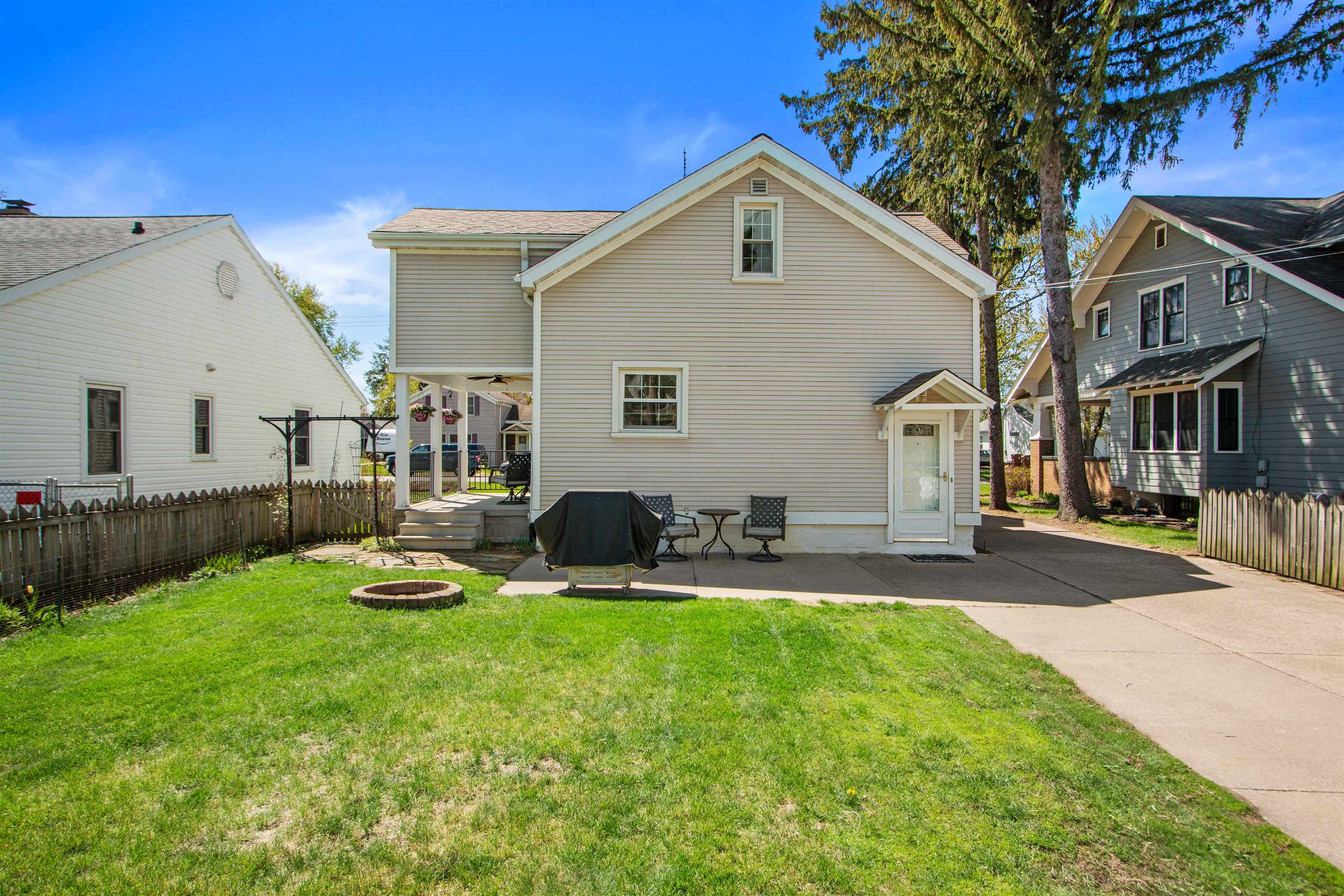 1716 MC CULLOCH STREET, Stevens Point, Wisconsin 54481, 3 Bedrooms Bedrooms, ,2 BathroomsBathrooms,Residential,For Sale,1716 MC CULLOCH STREET,22601875