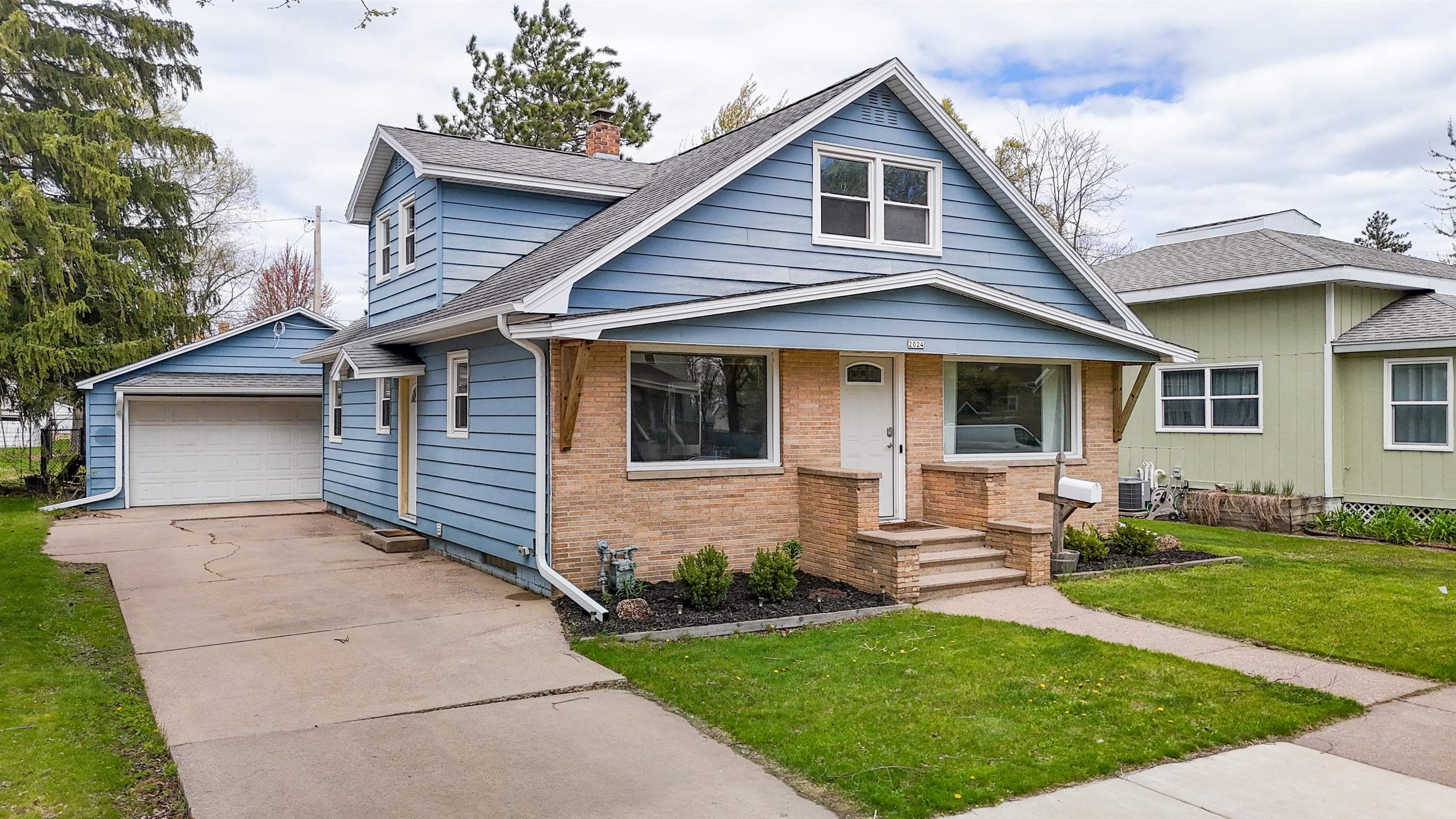 2024 CENTER STREET, Stevens Point, Wisconsin 54481, 4 Bedrooms Bedrooms, ,2 BathroomsBathrooms,Residential,For Sale,2024 CENTER STREET,22601877