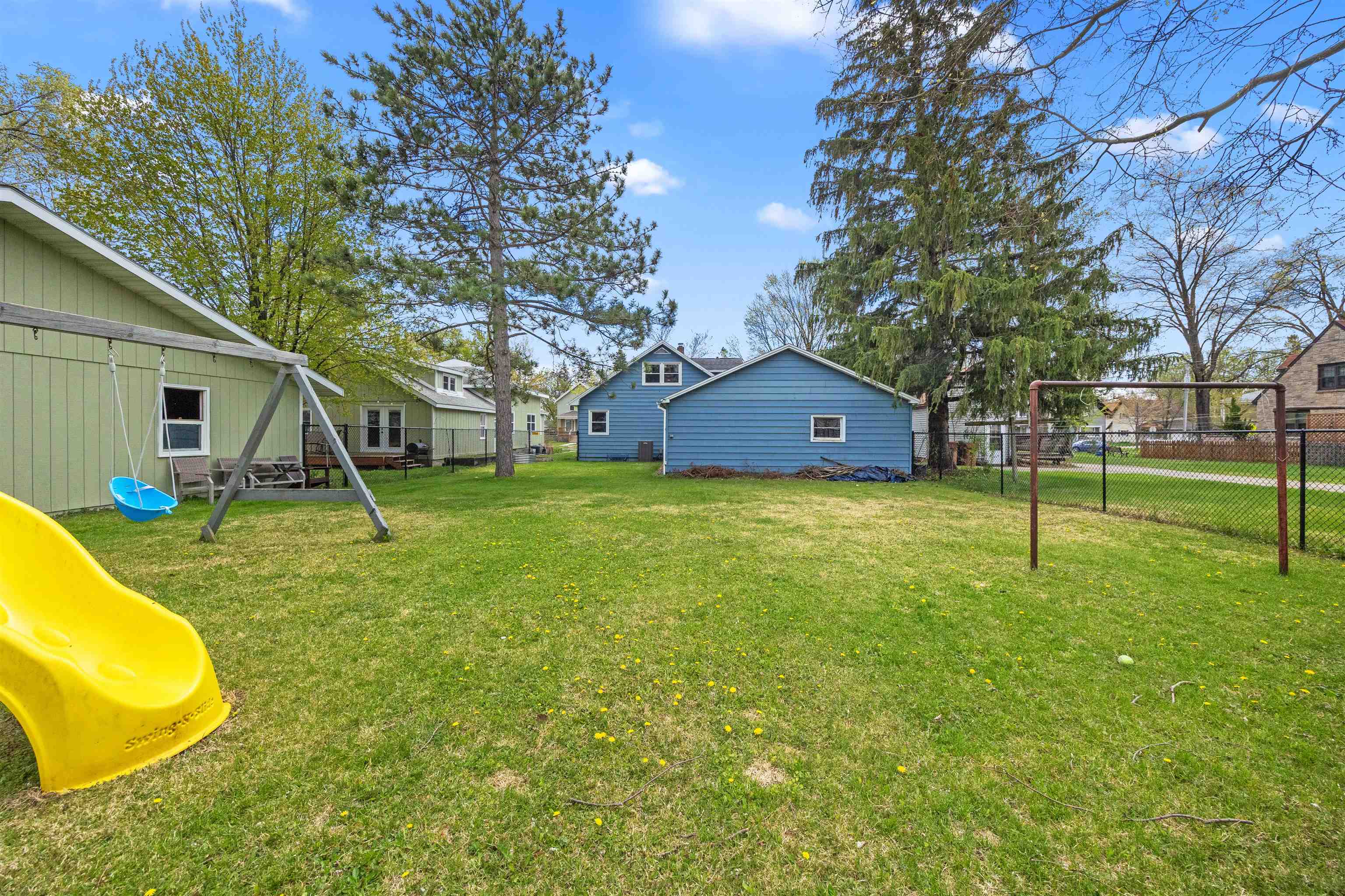 2024 CENTER STREET, Stevens Point, Wisconsin 54481, 4 Bedrooms Bedrooms, ,2 BathroomsBathrooms,Residential,For Sale,2024 CENTER STREET,22601877