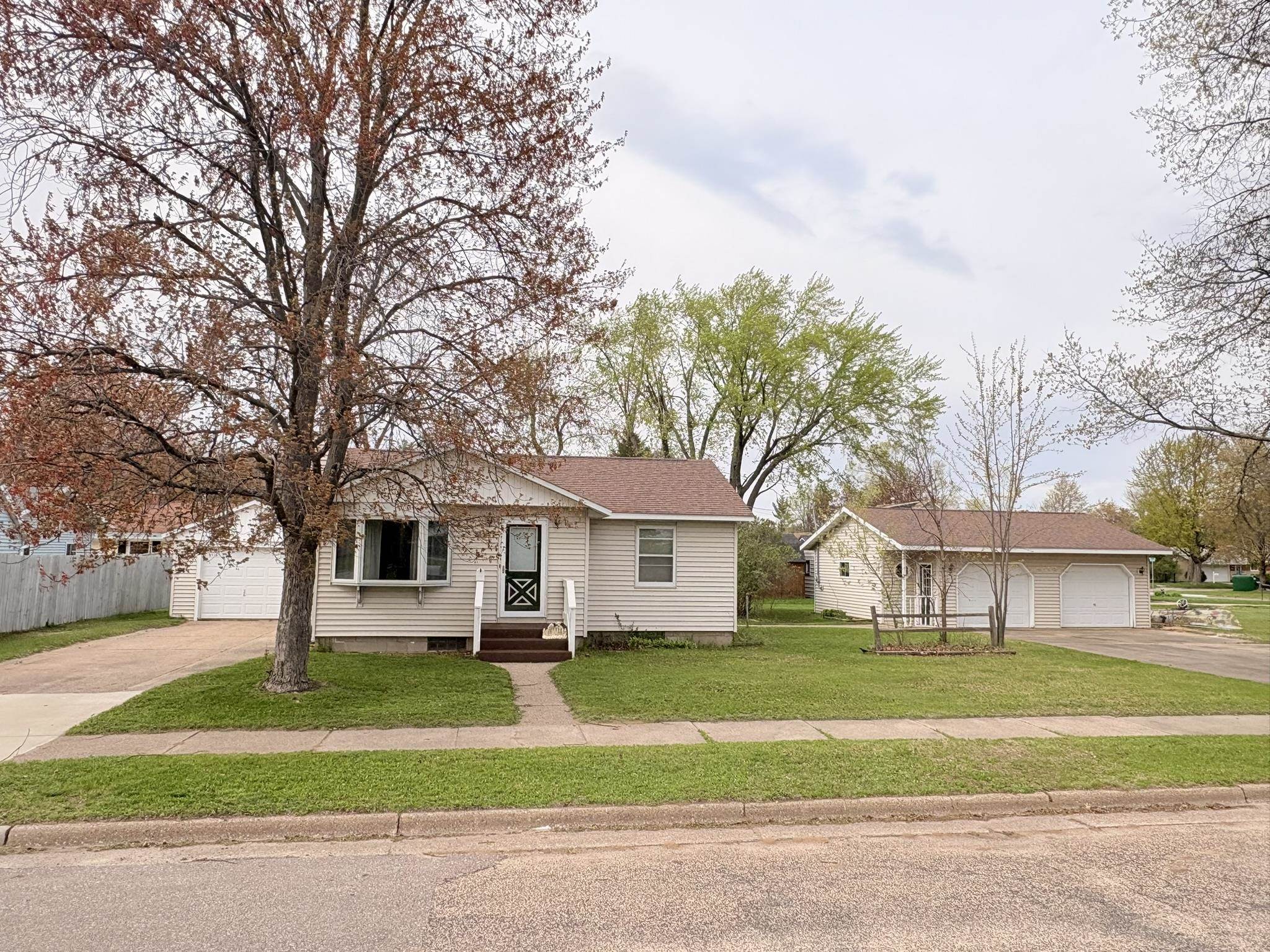 1521 MONROE STREET, Wisconsin Rapids, Wisconsin 54494, 2 Bedrooms Bedrooms, ,1 BathroomBathrooms,Residential,For Sale,1521 MONROE STREET,22601883
