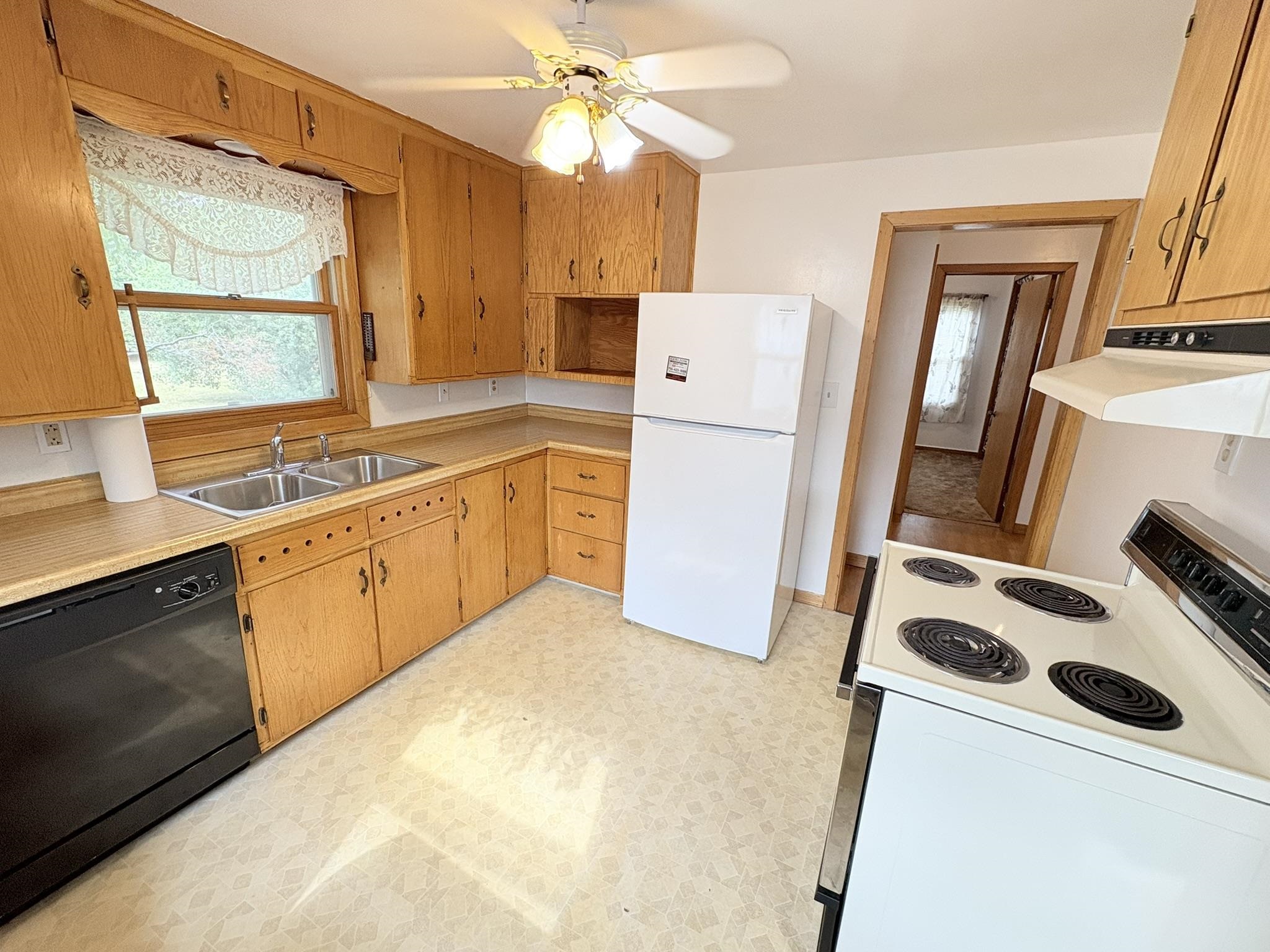 1521 MONROE STREET, Wisconsin Rapids, Wisconsin 54494, 2 Bedrooms Bedrooms, ,1 BathroomBathrooms,Residential,For Sale,1521 MONROE STREET,22601883