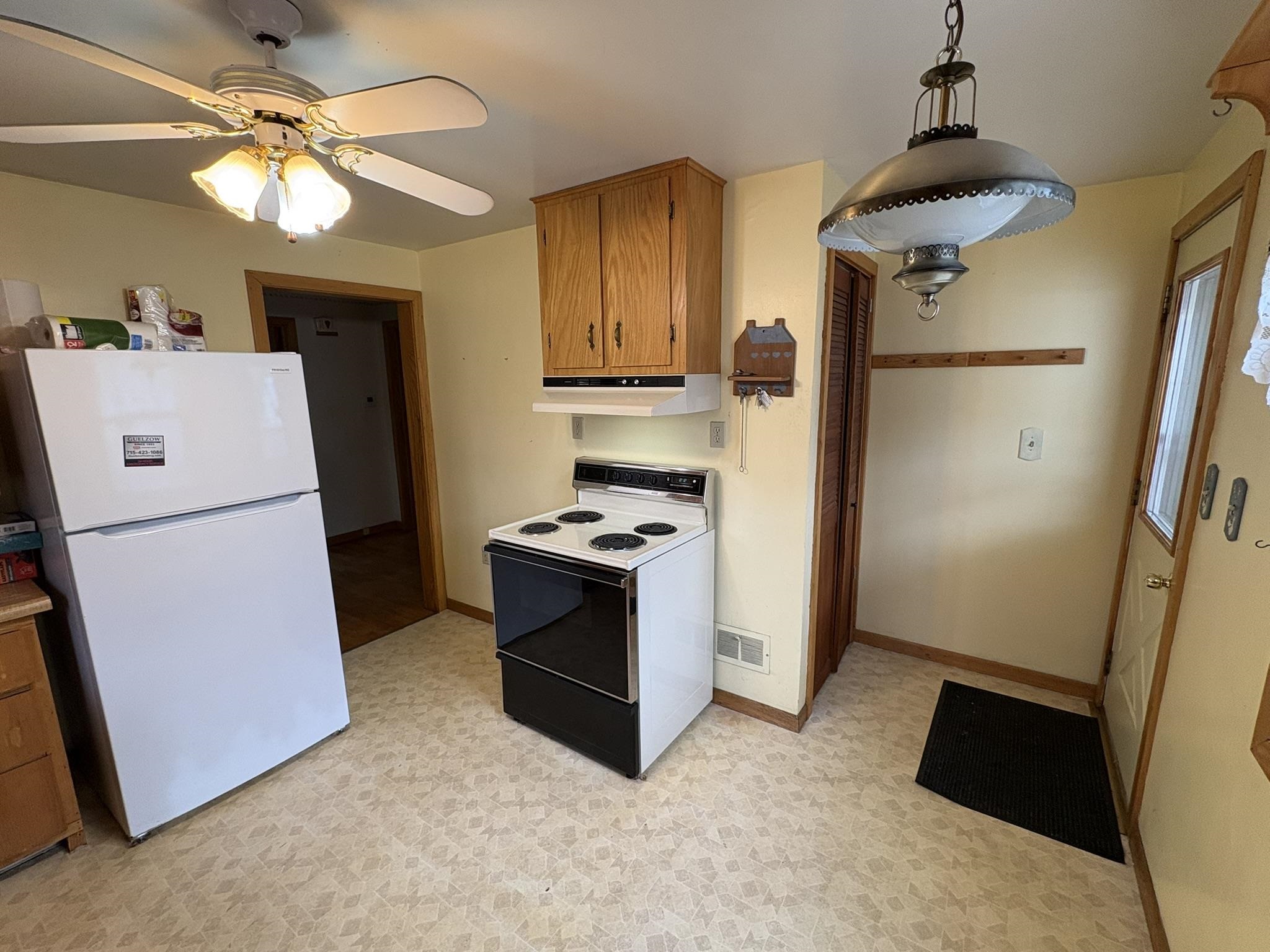 1521 MONROE STREET, Wisconsin Rapids, Wisconsin 54494, 2 Bedrooms Bedrooms, ,1 BathroomBathrooms,Residential,For Sale,1521 MONROE STREET,22601883