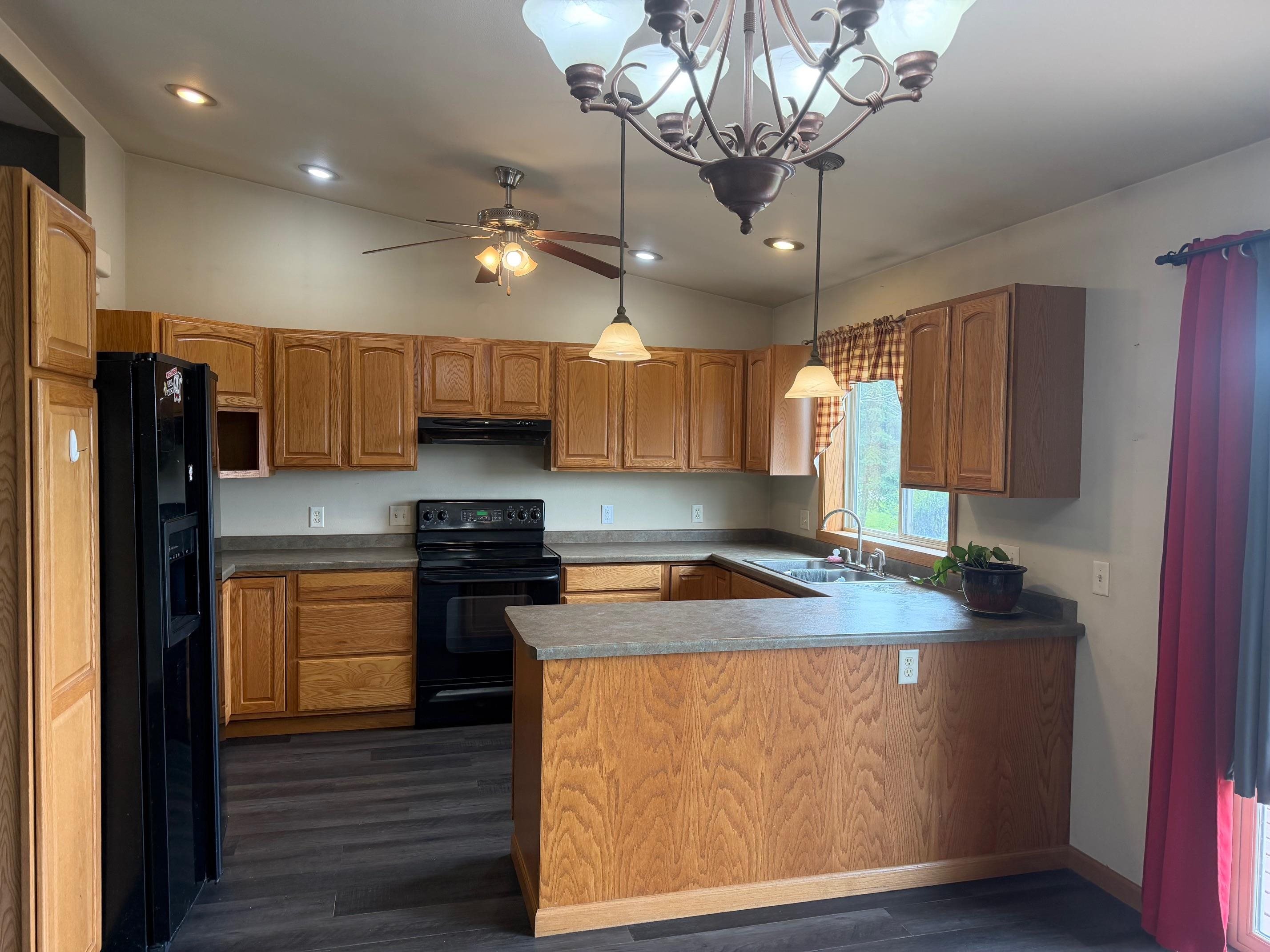 803 W ROBERTS STREET, Spencer, Wisconsin 54479, 2 Bedrooms Bedrooms, ,2 BathroomsBathrooms,Residential,For Sale,803 W ROBERTS STREET,22601898