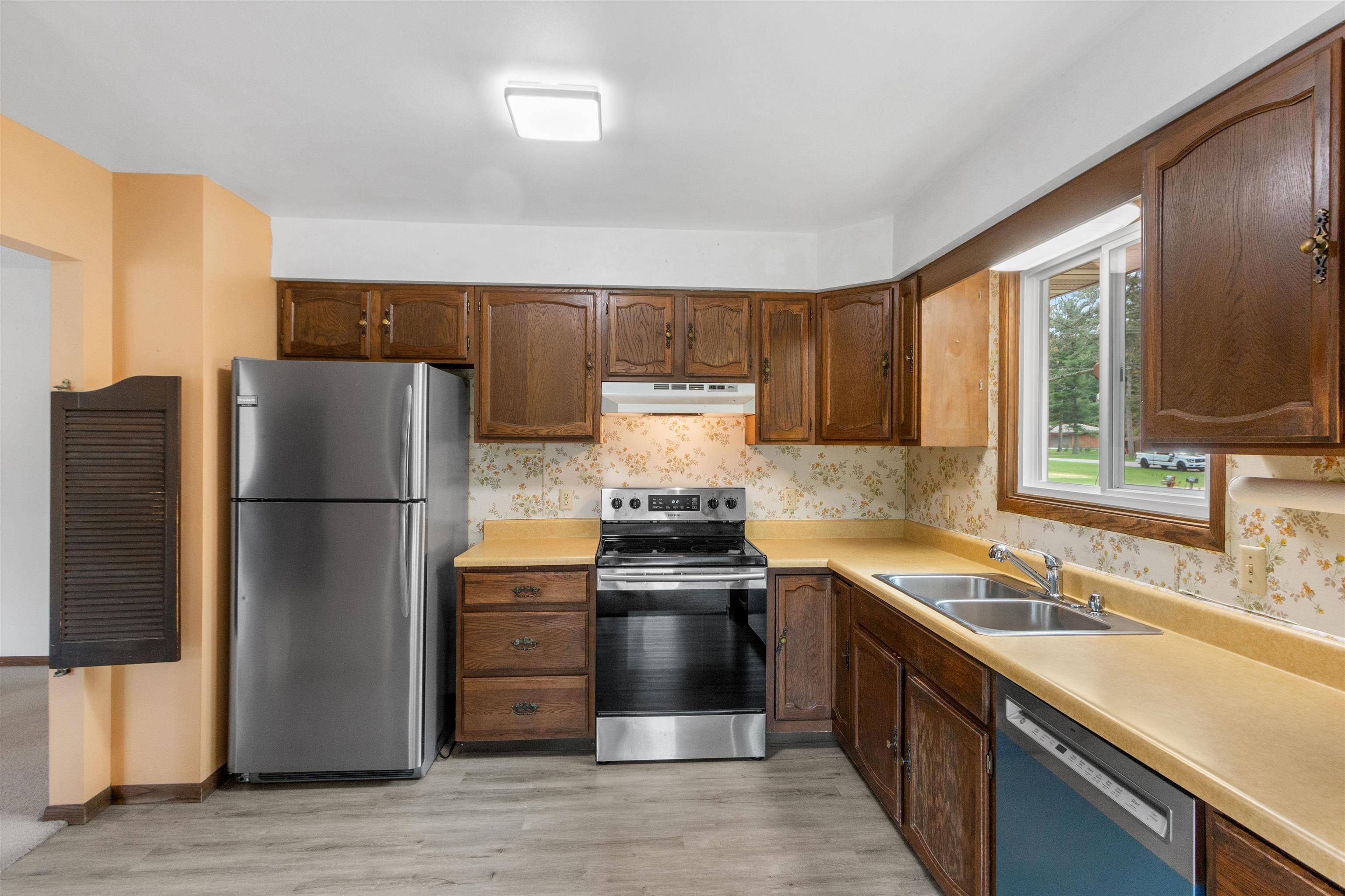 5120 28TH STREET SOUTH, Wisconsin Rapids, Wisconsin 54494, 3 Bedrooms Bedrooms, ,2 BathroomsBathrooms,Residential,For Sale,5120 28TH STREET SOUTH,22601902