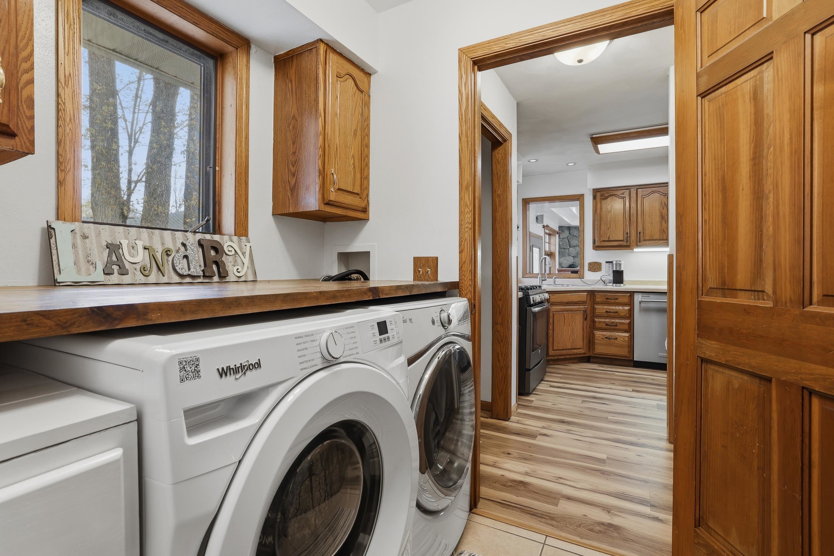 2151 W BREEZEWOOD, Plover, Wisconsin 54467, 5 Bedrooms Bedrooms, ,3 BathroomsBathrooms,Residential,For Sale,2151 W BREEZEWOOD,22601908