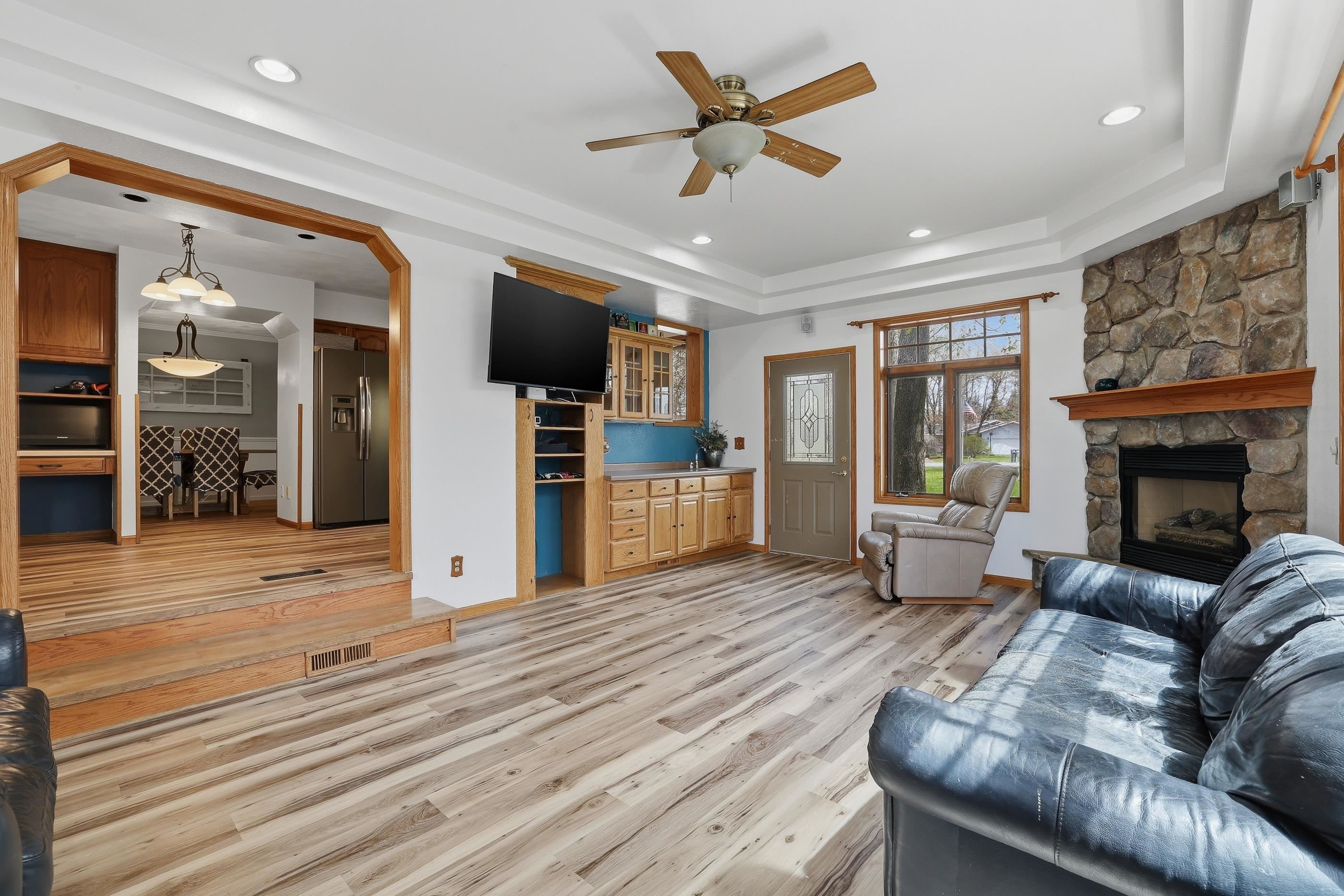 2151 W BREEZEWOOD, Plover, Wisconsin 54467, 5 Bedrooms Bedrooms, ,3 BathroomsBathrooms,Residential,For Sale,2151 W BREEZEWOOD,22601908