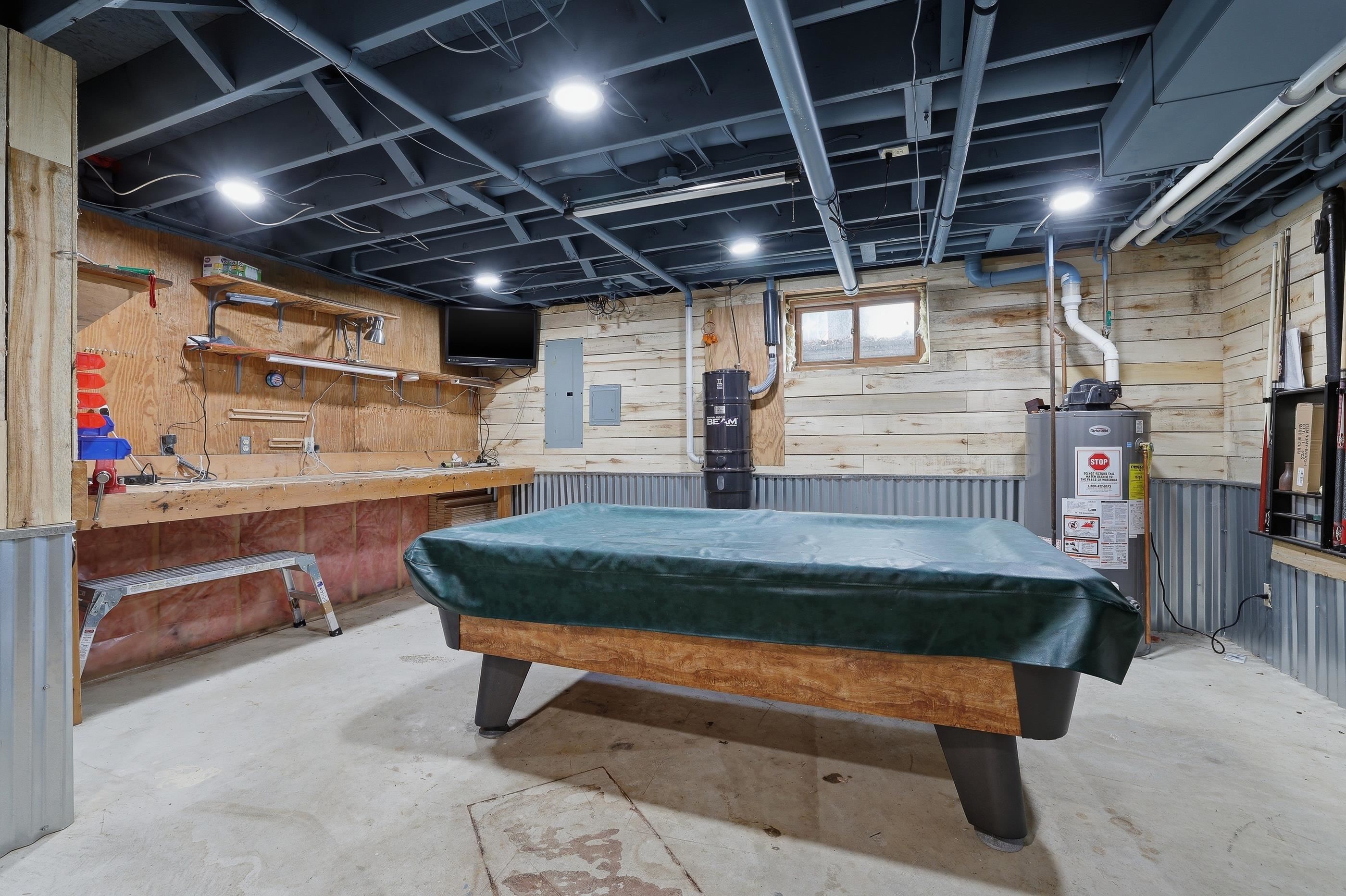 2151 W BREEZEWOOD, Plover, Wisconsin 54467, 5 Bedrooms Bedrooms, ,3 BathroomsBathrooms,Residential,For Sale,2151 W BREEZEWOOD,22601908