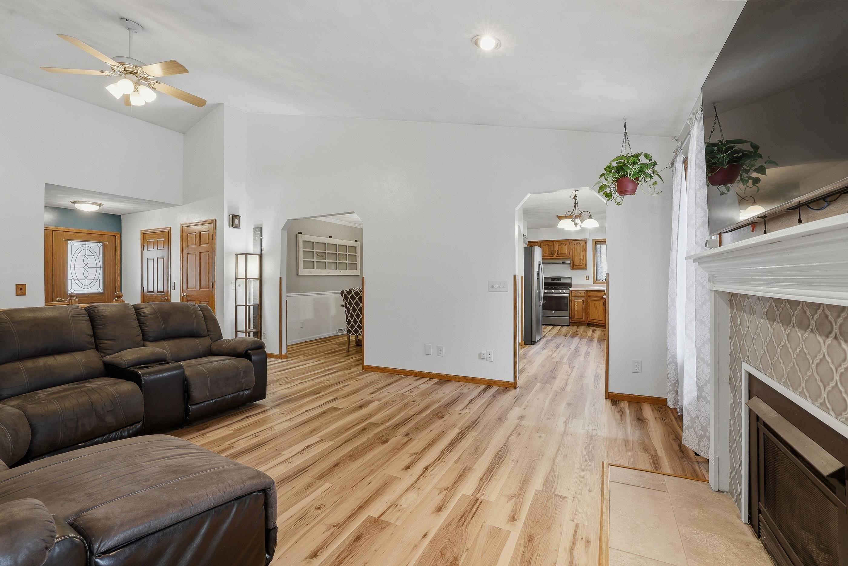 2151 W BREEZEWOOD, Plover, Wisconsin 54467, 5 Bedrooms Bedrooms, ,3 BathroomsBathrooms,Residential,For Sale,2151 W BREEZEWOOD,22601908