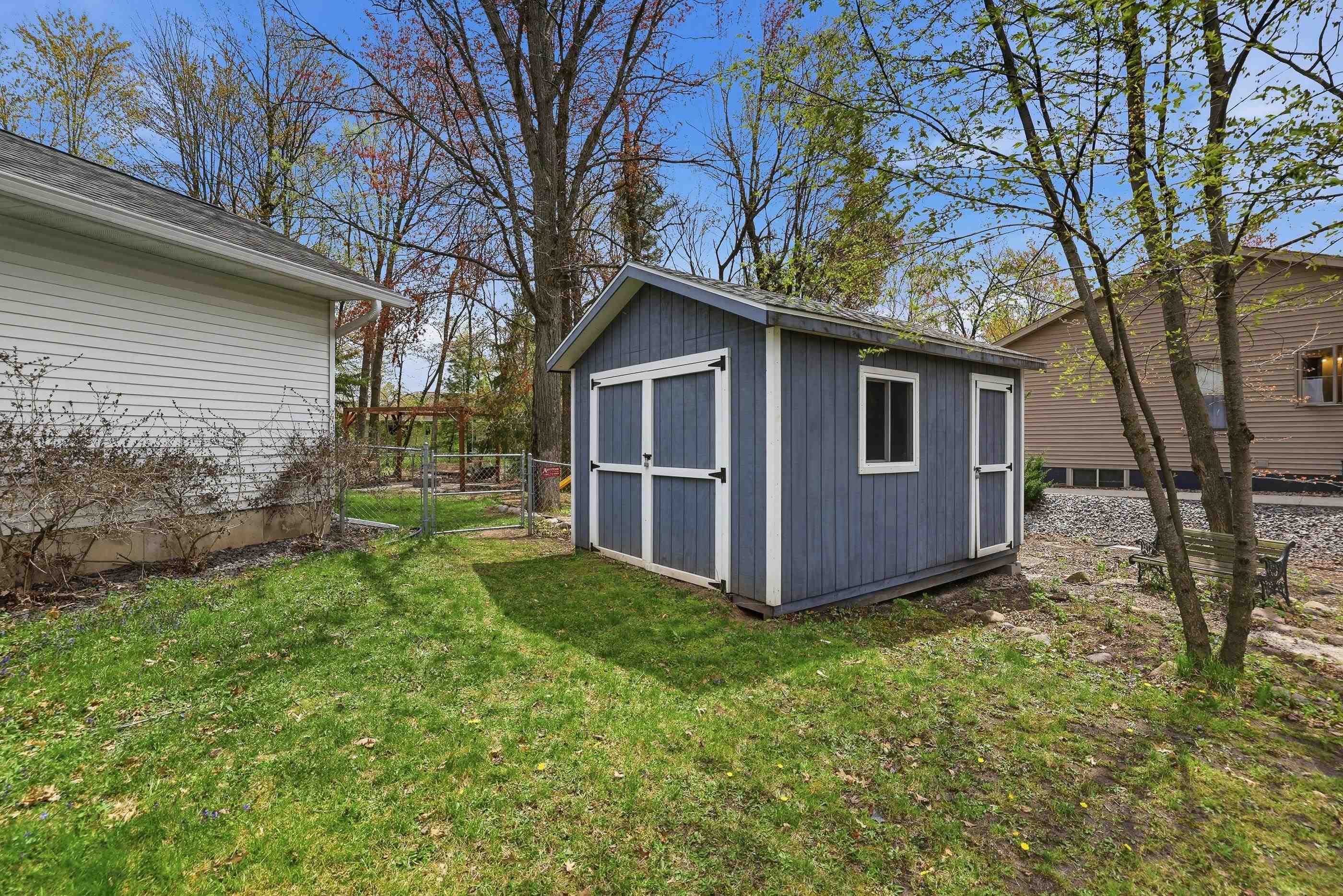 2151 W BREEZEWOOD, Plover, Wisconsin 54467, 5 Bedrooms Bedrooms, ,3 BathroomsBathrooms,Residential,For Sale,2151 W BREEZEWOOD,22601908