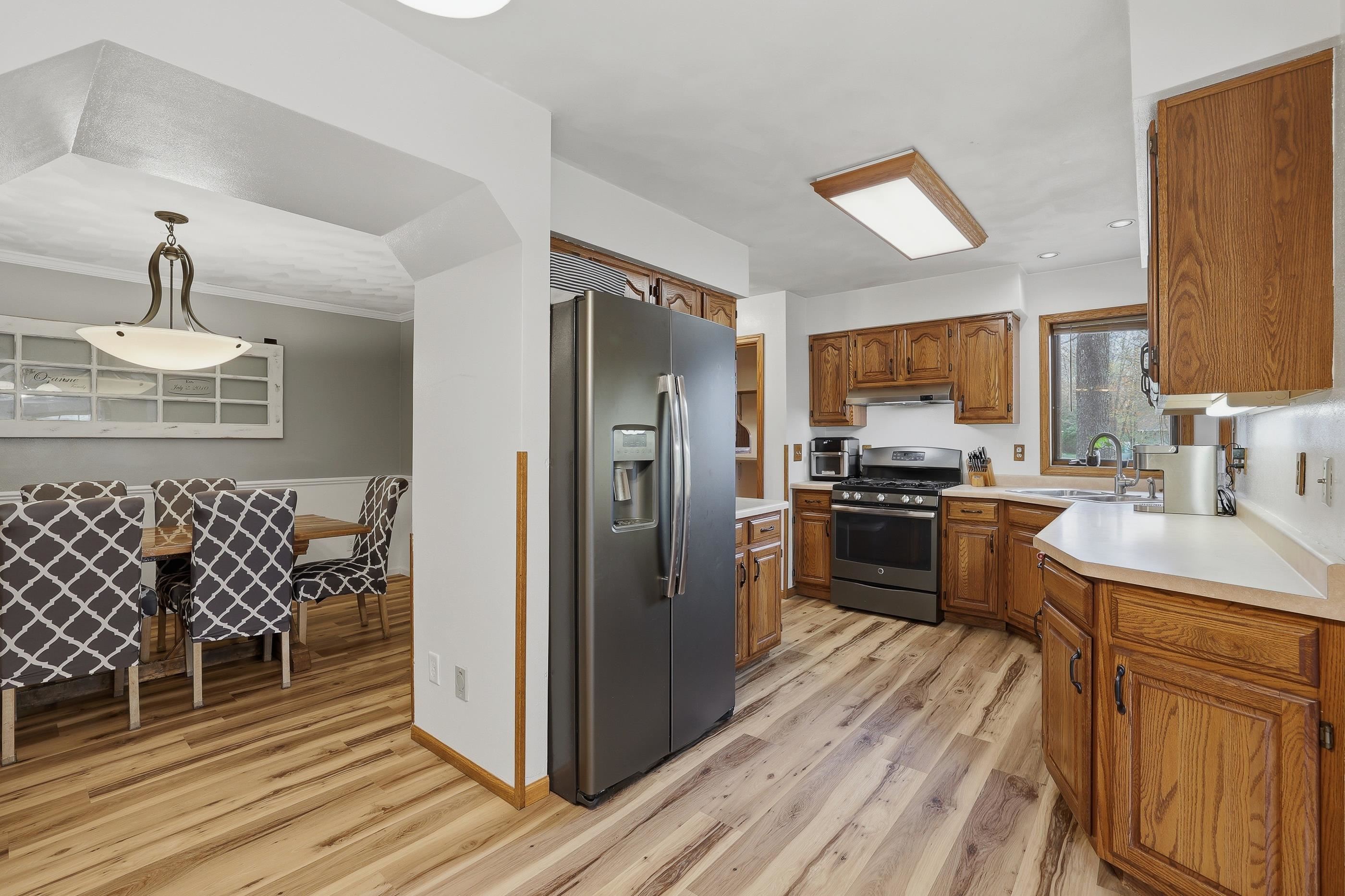 2151 W BREEZEWOOD, Plover, Wisconsin 54467, 5 Bedrooms Bedrooms, ,3 BathroomsBathrooms,Residential,For Sale,2151 W BREEZEWOOD,22601908