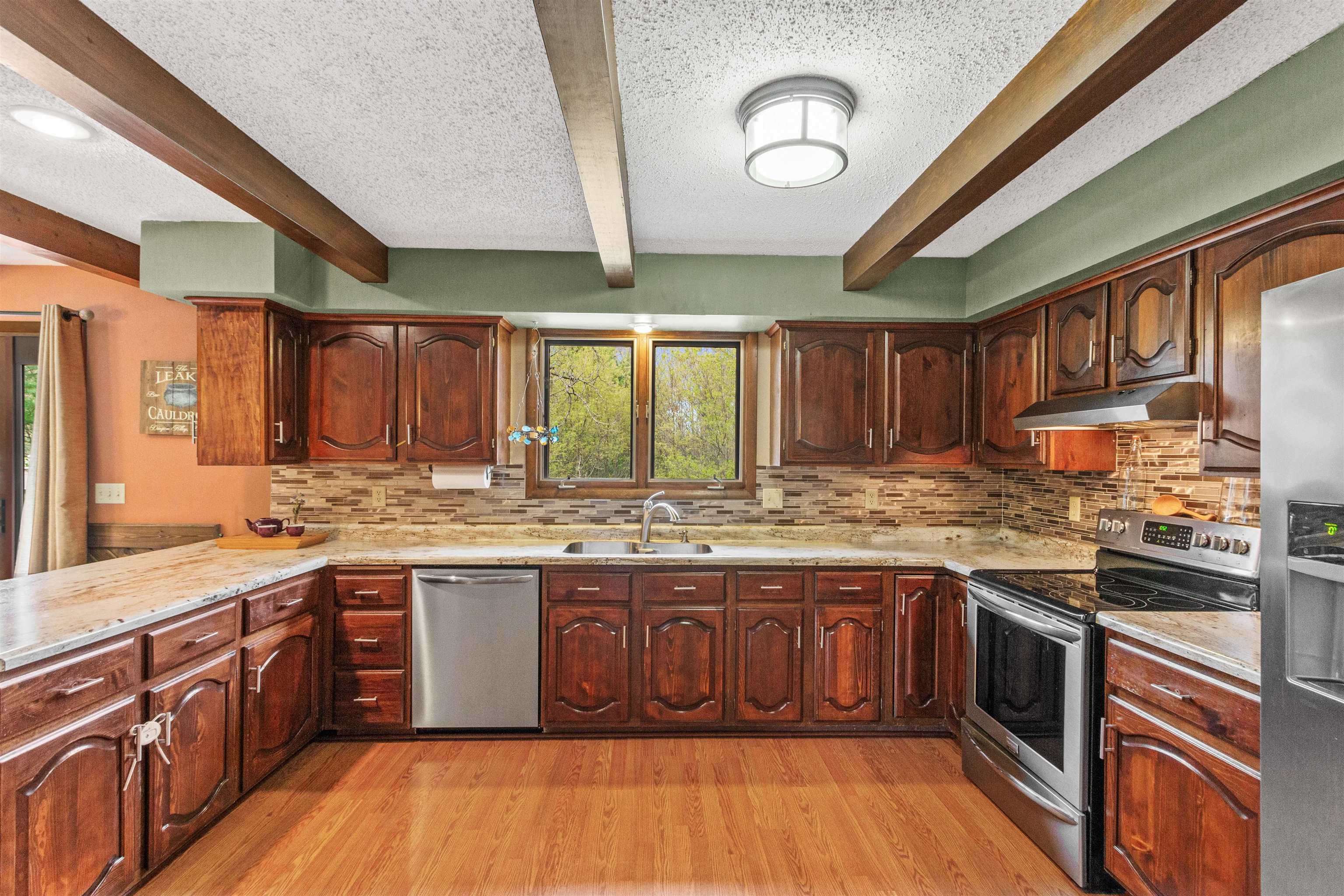 321 CROSSBOW DRIVE, Plover, Wisconsin 54467, 4 Bedrooms Bedrooms, ,3 BathroomsBathrooms,Residential,For Sale,321 CROSSBOW DRIVE,22601910