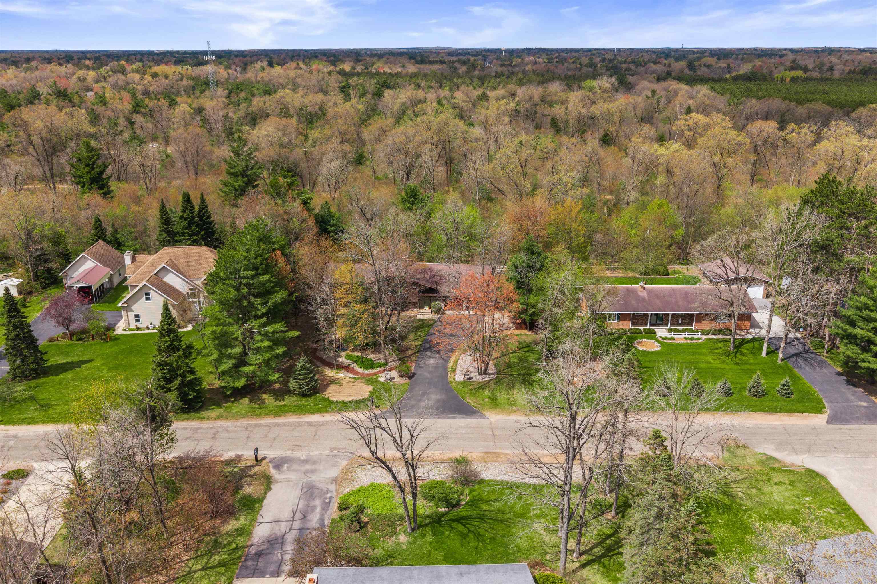 321 CROSSBOW DRIVE, Plover, Wisconsin 54467, 4 Bedrooms Bedrooms, ,3 BathroomsBathrooms,Residential,For Sale,321 CROSSBOW DRIVE,22601910